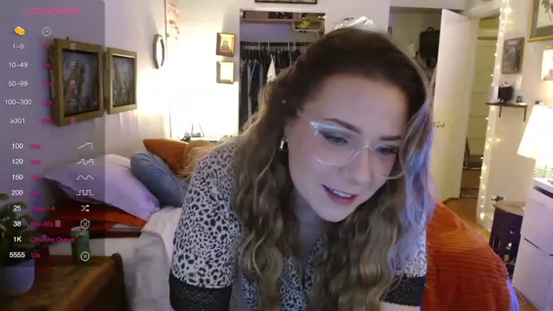 Gallery image thumbnail from Sweetestlilly's myfreecams stream on, 10/19/2023, 03:01 image 2 of 20