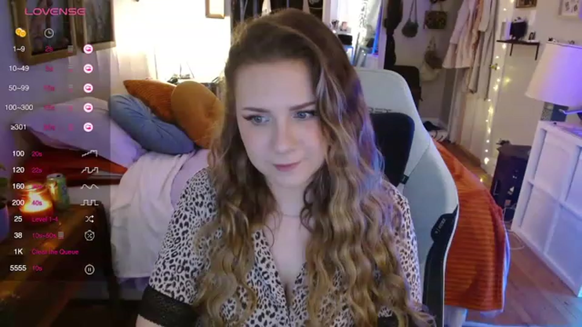 Gallery image thumbnail from Sweetestlilly's myfreecams stream on, 10/19/2023, 03:01 image 6 of 20
