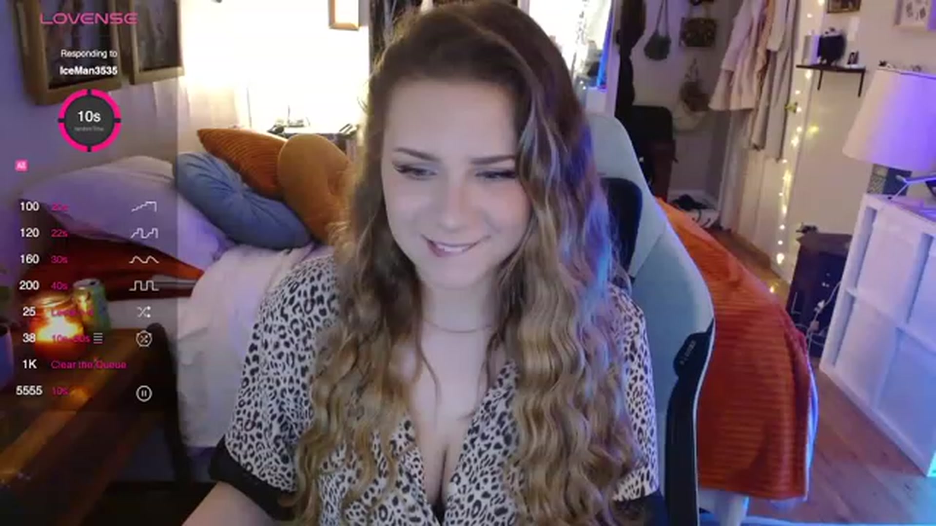 Gallery image thumbnail from Sweetestlilly's myfreecams stream on, 10/19/2023, 03:01 image 9 of 20