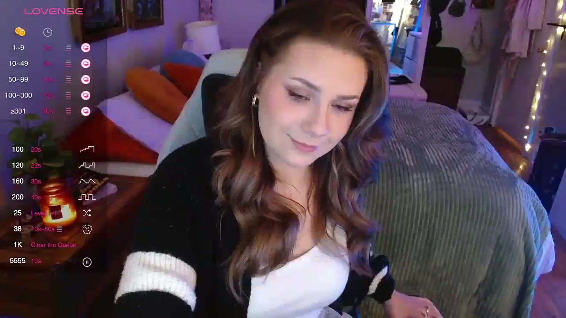 Gallery image thumbnail from Sweetestlilly's myfreecams stream on, 11/03/2023, 01:14 image 17 of 20