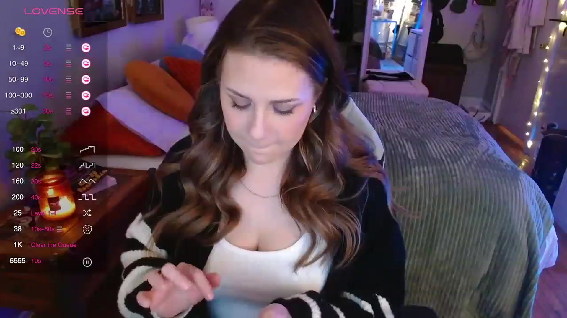 Gallery image thumbnail from Sweetestlilly's myfreecams stream on, 11/03/2023, 01:14 image 13 of 20