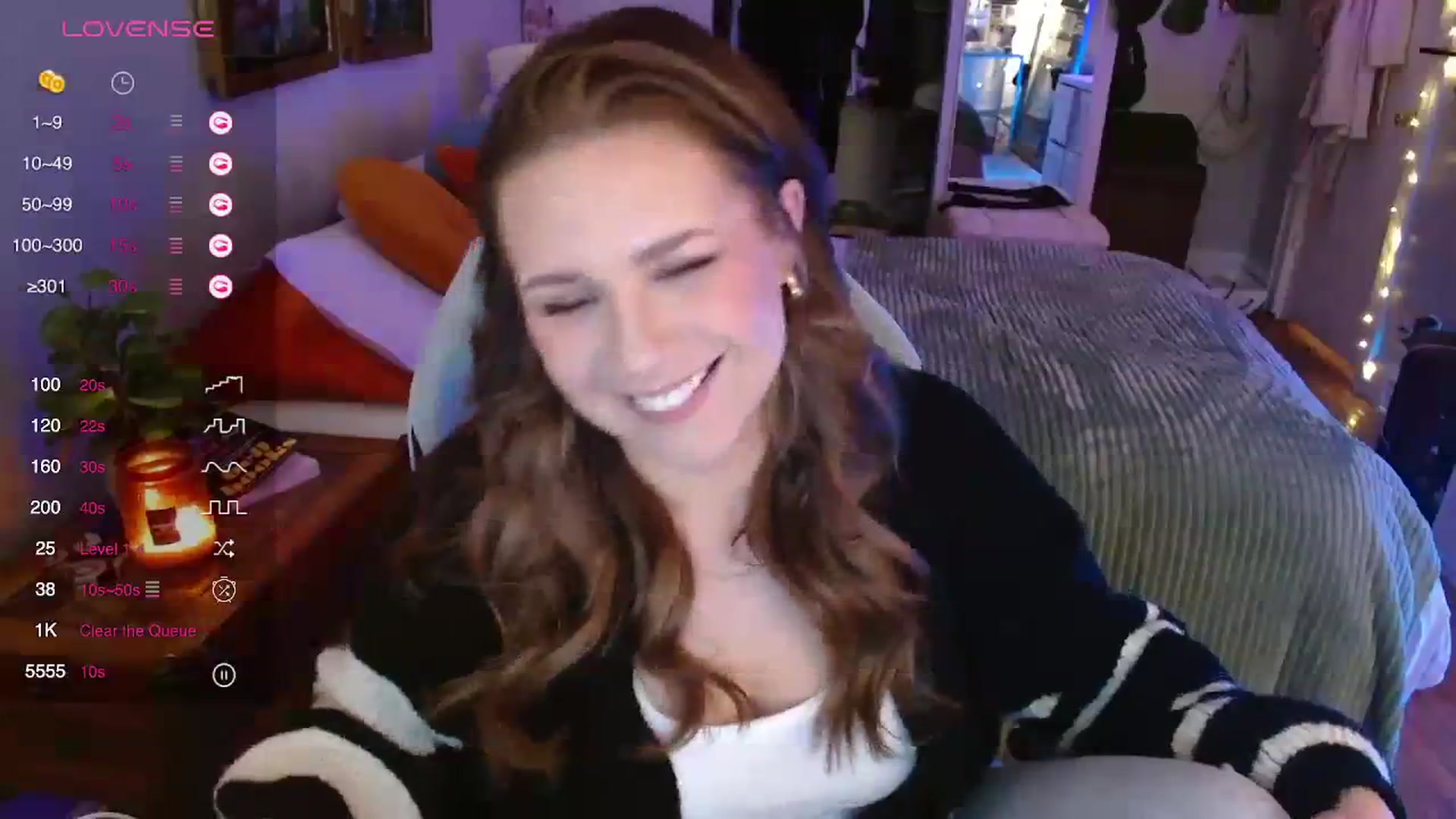 Gallery image thumbnail from Sweetestlilly's myfreecams stream on, 11/03/2023, 01:14 image 6 of 20