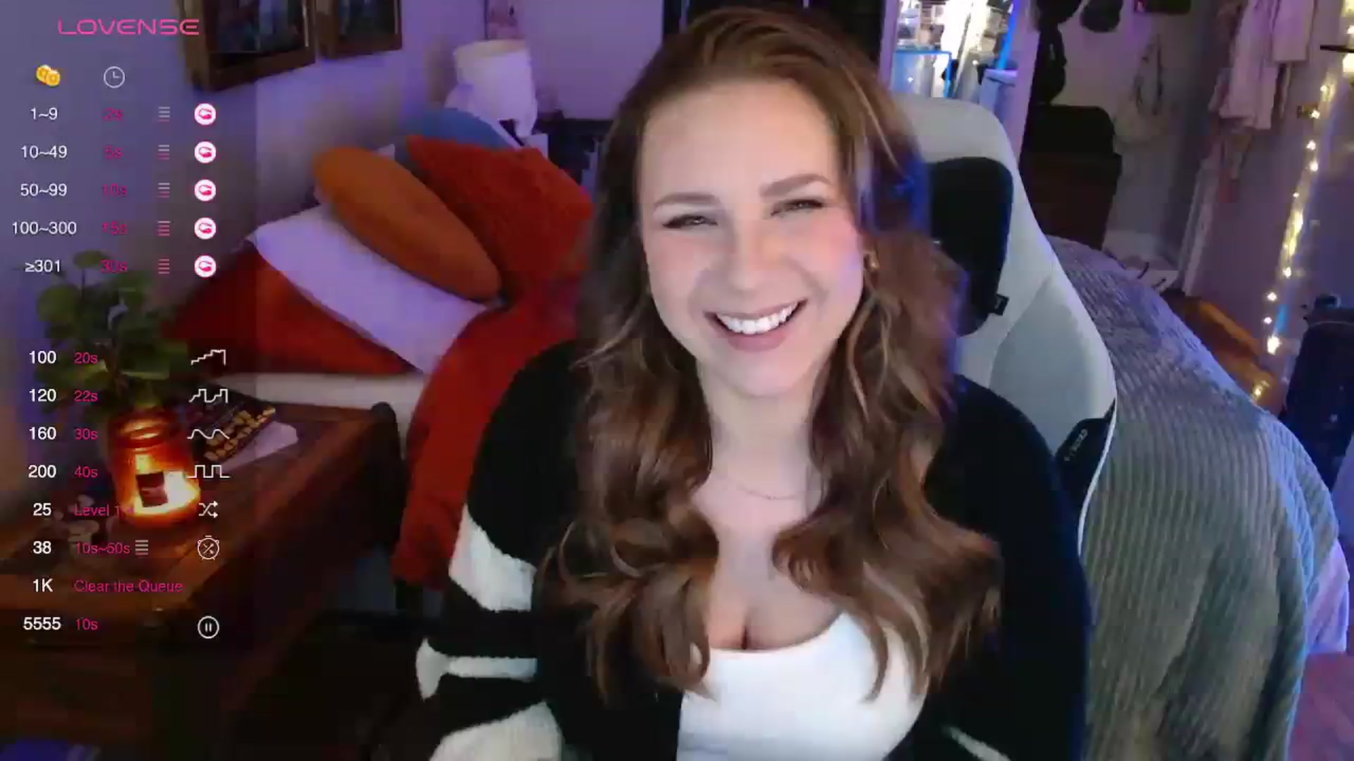 Gallery image thumbnail from Sweetestlilly's myfreecams stream on, 11/03/2023, 01:14 image 1 of 20