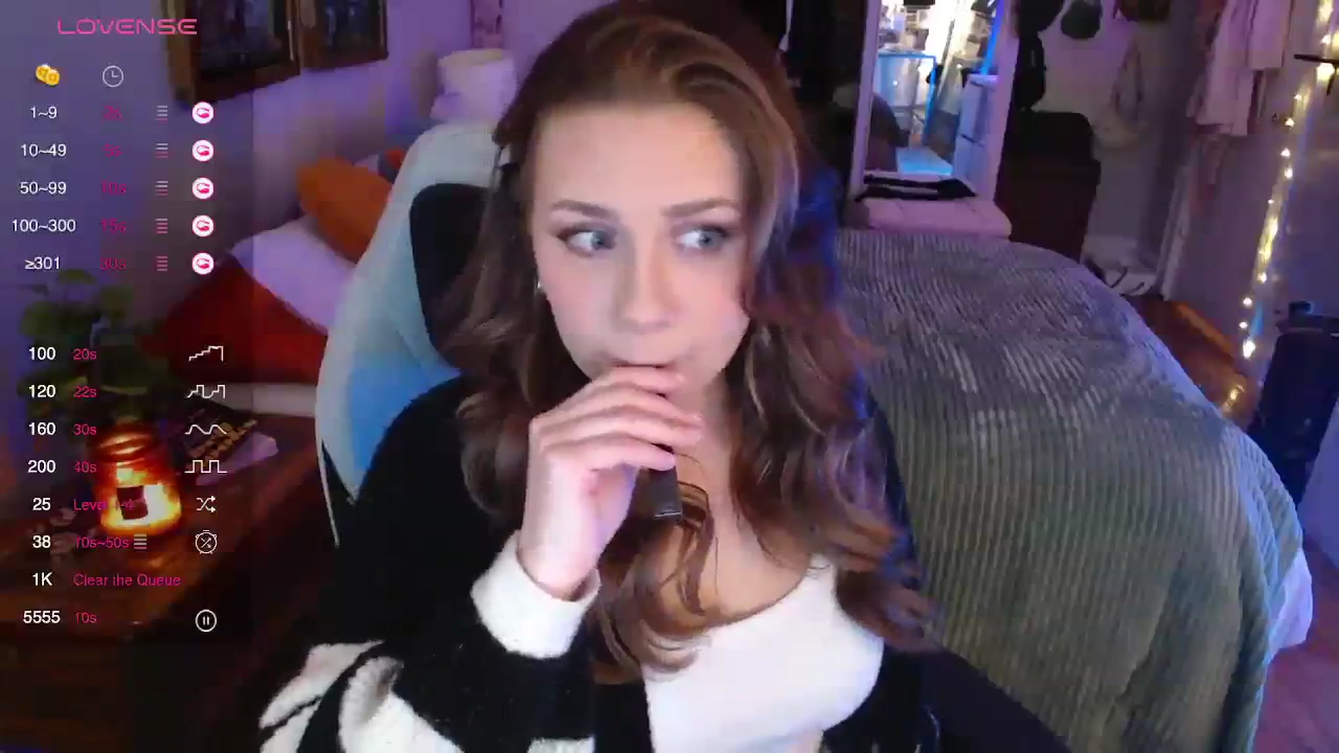 Gallery image thumbnail from Sweetestlilly's myfreecams stream on, 11/03/2023, 01:14 image 18 of 20