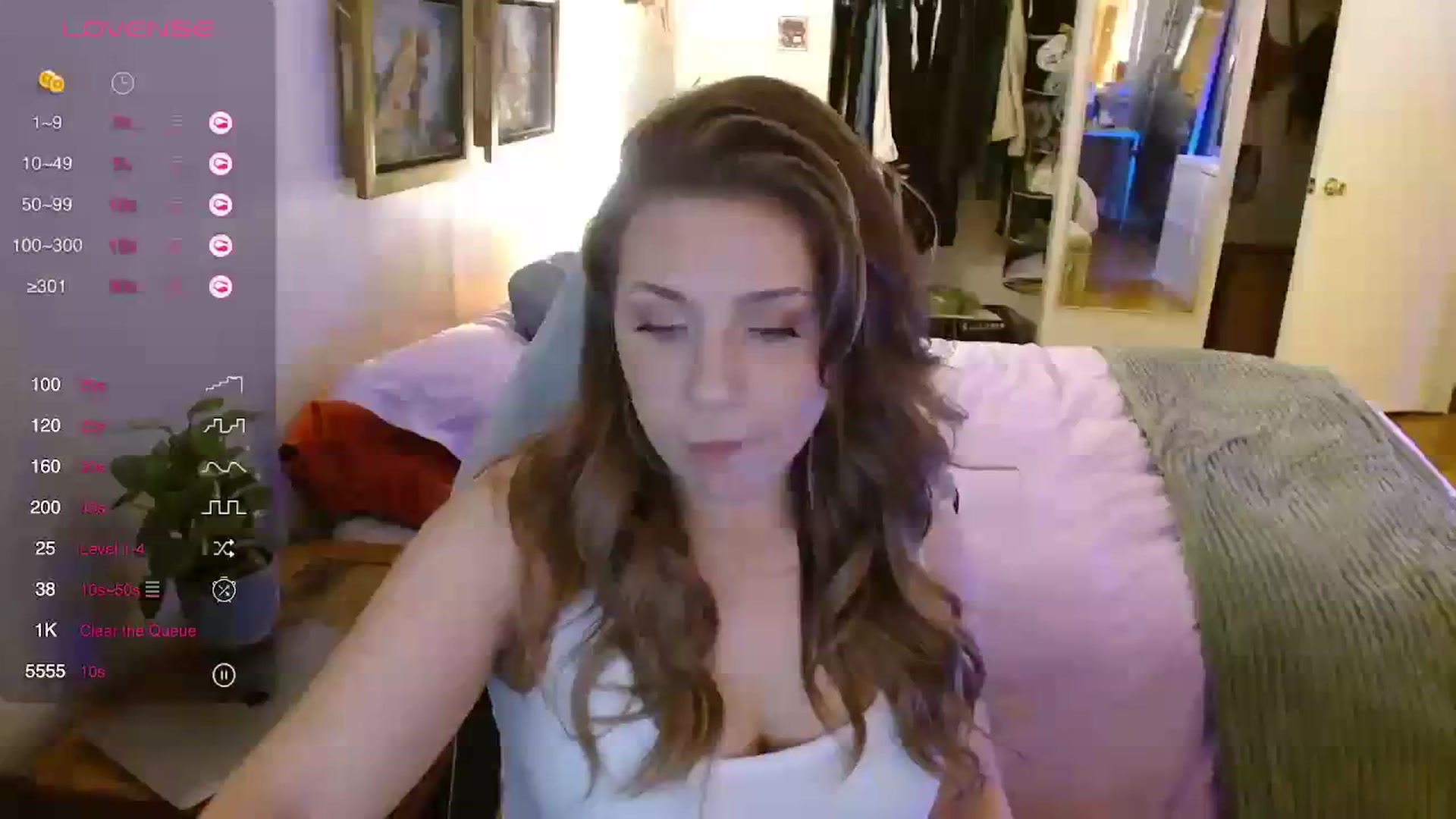 Gallery image thumbnail from Sweetestlilly's myfreecams stream on, 12/01/2023, 02:48 image 12 of 20