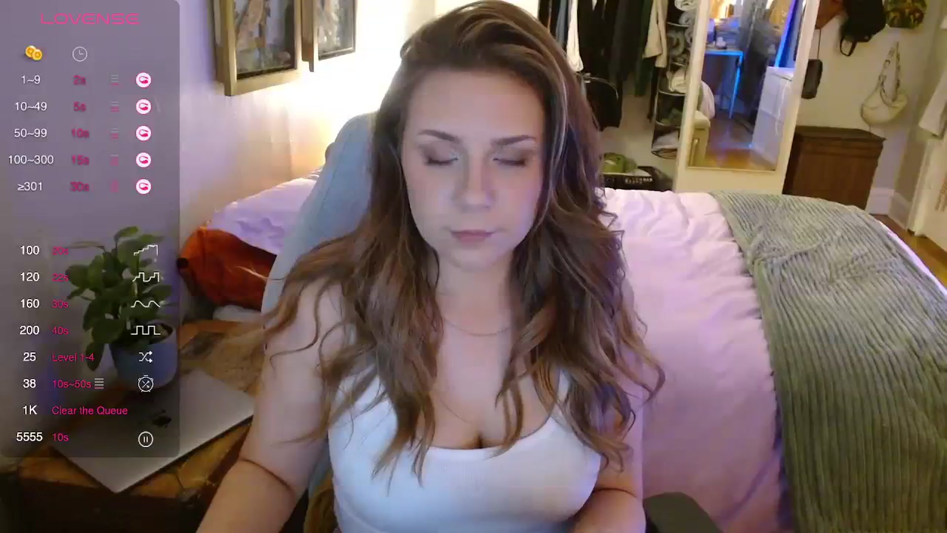 Gallery image thumbnail from Sweetestlilly's myfreecams stream on, 12/01/2023, 02:48 image 13 of 20