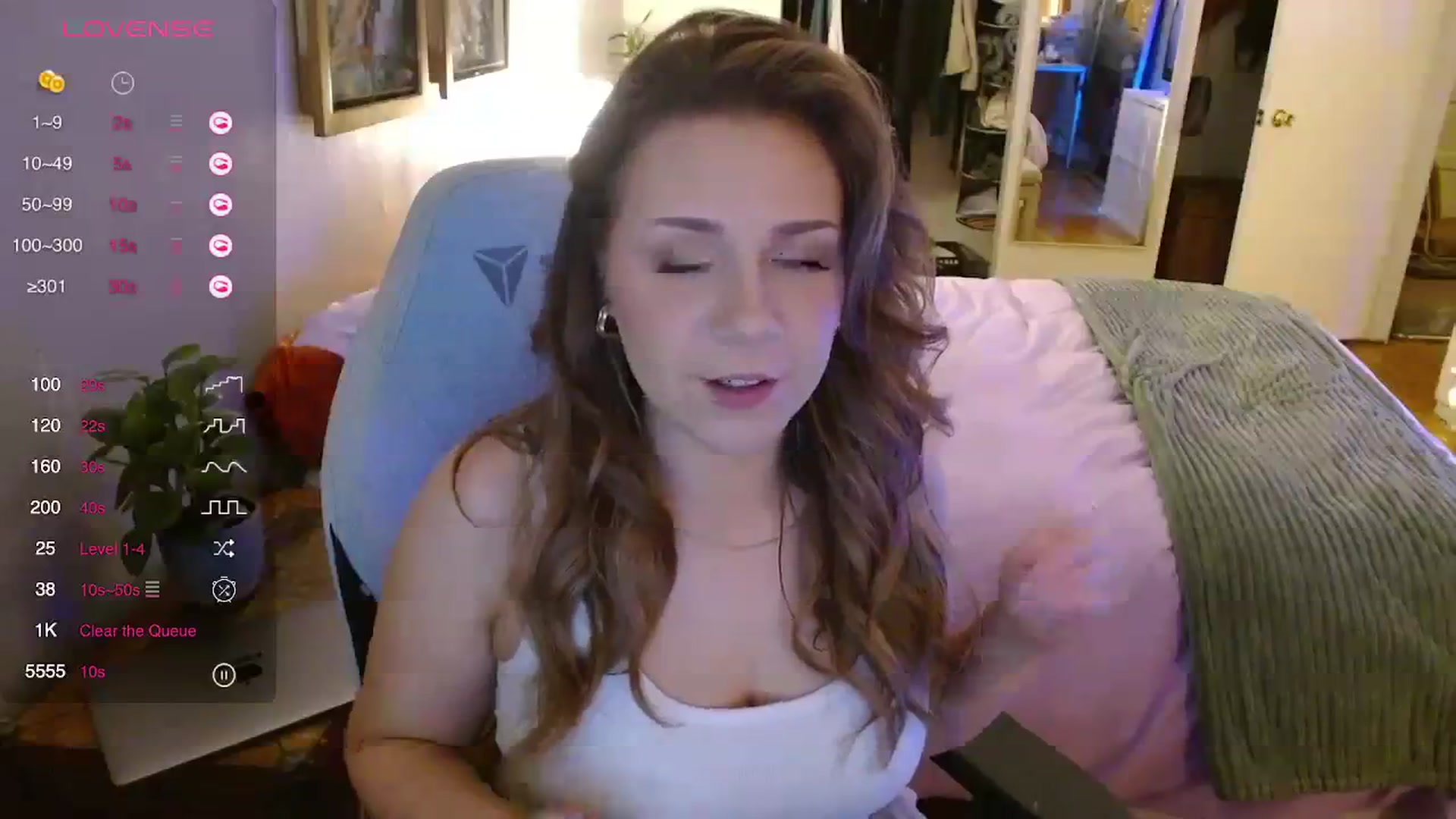 Gallery image thumbnail from Sweetestlilly's myfreecams stream on, 12/01/2023, 02:48 image 7 of 20