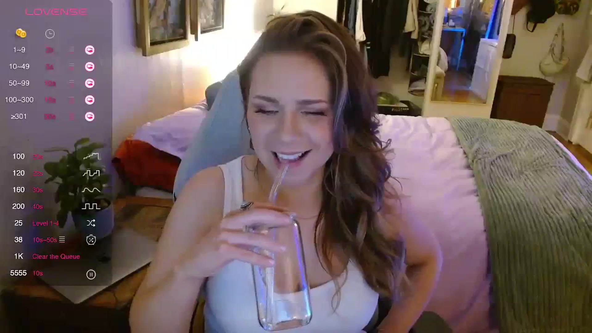 Gallery image thumbnail from Sweetestlilly's myfreecams stream on, 12/01/2023, 02:48 image 18 of 20