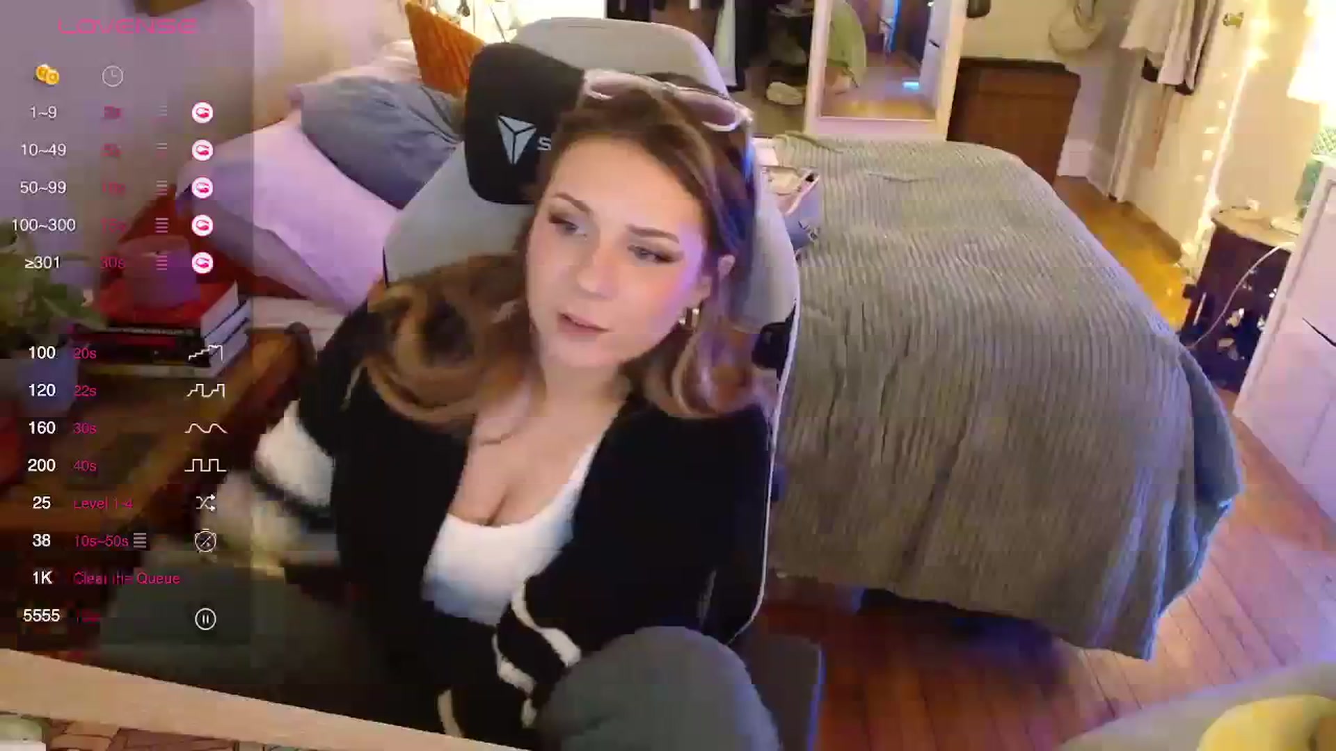 Gallery image thumbnail from Sweetestlilly's myfreecams stream on, 01/22/2024, 03:37 image 4 of 20
