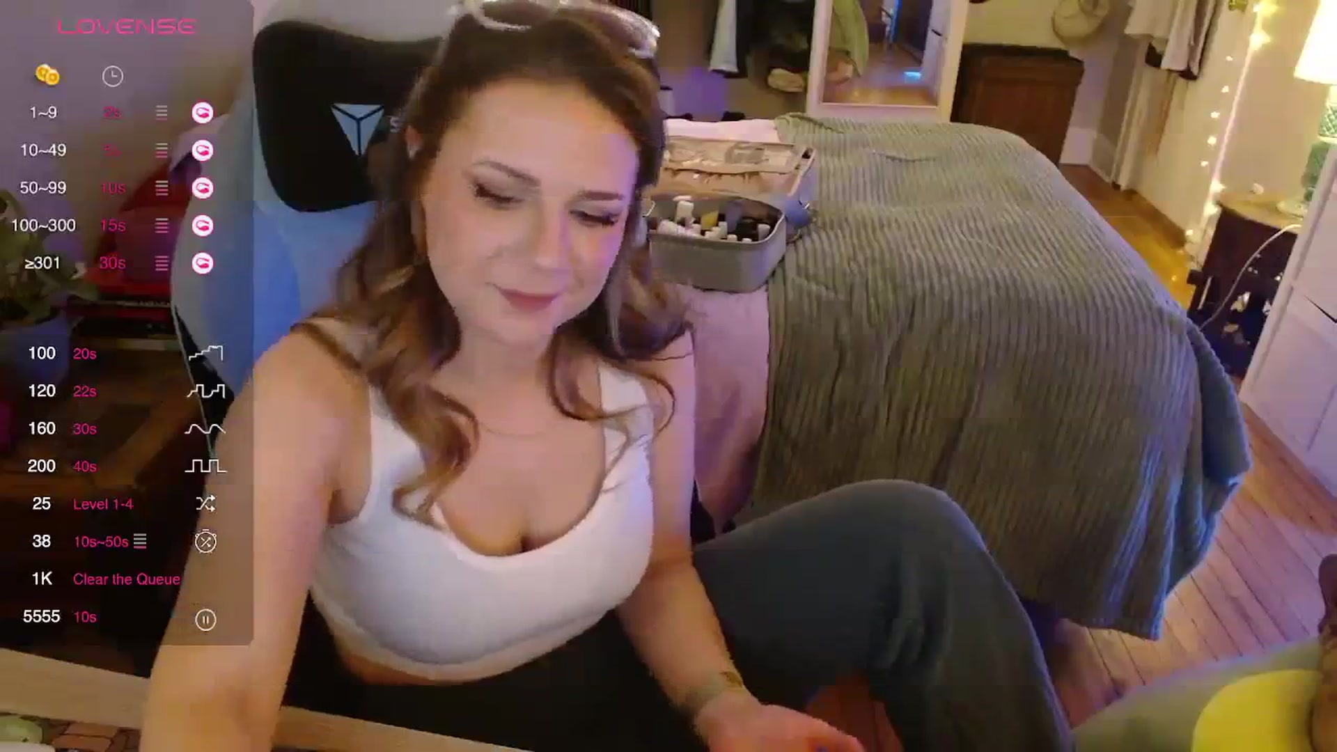 Gallery image thumbnail from Sweetestlilly's myfreecams stream on, 01/22/2024, 03:37 image 8 of 20