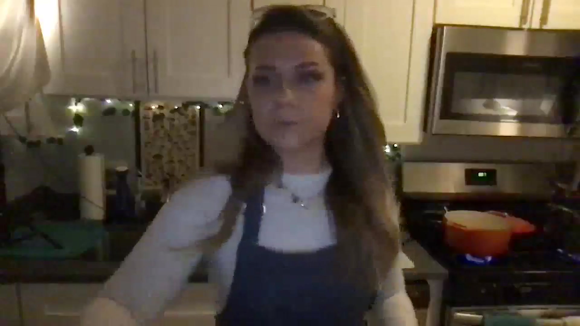 Gallery image thumbnail from Sweetestlilly's myfreecams stream on, 02/11/2024, 04:45 image 2 of 20
