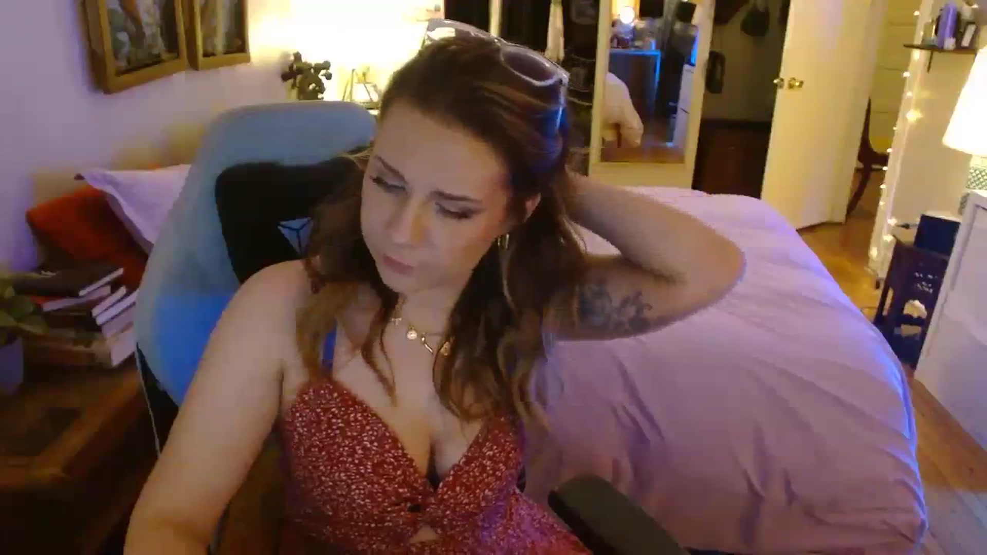 Gallery image thumbnail from Sweetestlilly's myfreecams stream on, 02/14/2024, 02:20 image 17 of 20