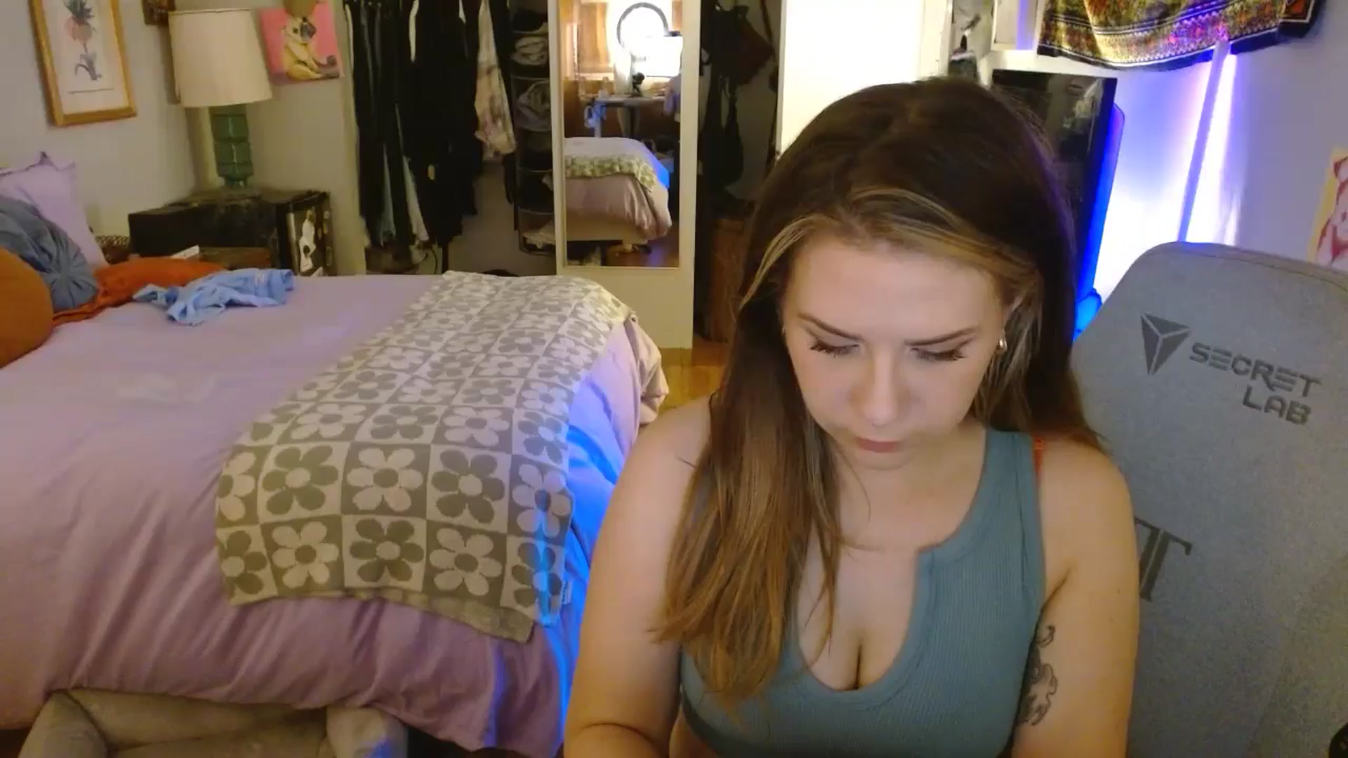 Gallery image thumbnail from Sweetestlilly's myfreecams stream on, 05/05/2024, 01:33 image 7 of 20