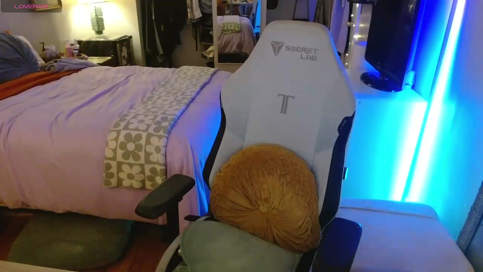 Gallery image thumbnail from Sweetestlilly's myfreecams stream on, 05/11/2024, 02:37 image 13 of 20