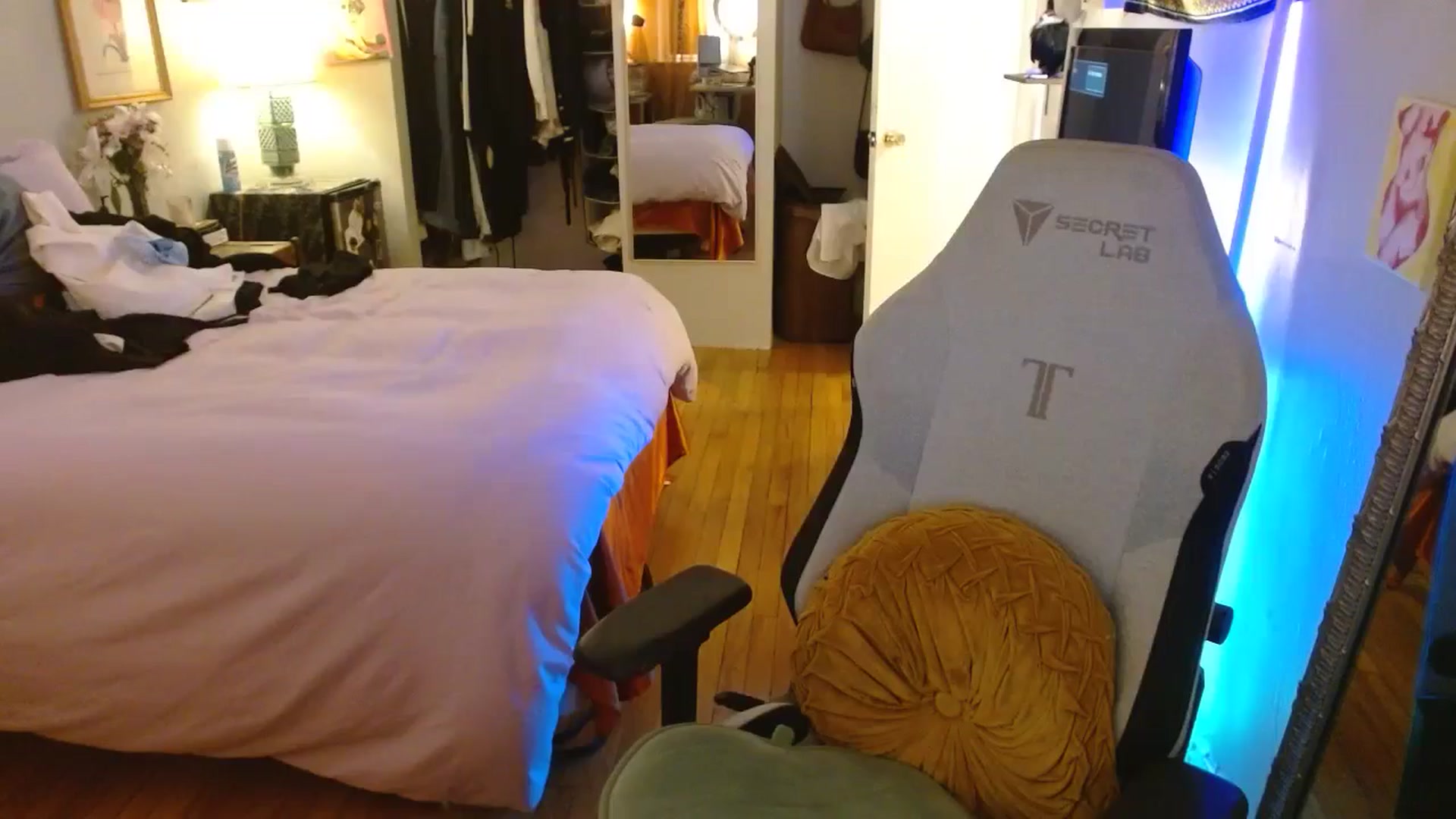 Gallery image thumbnail from Sweetestlilly's myfreecams stream on, 05/22/2024, 04:32 image 2 of 20