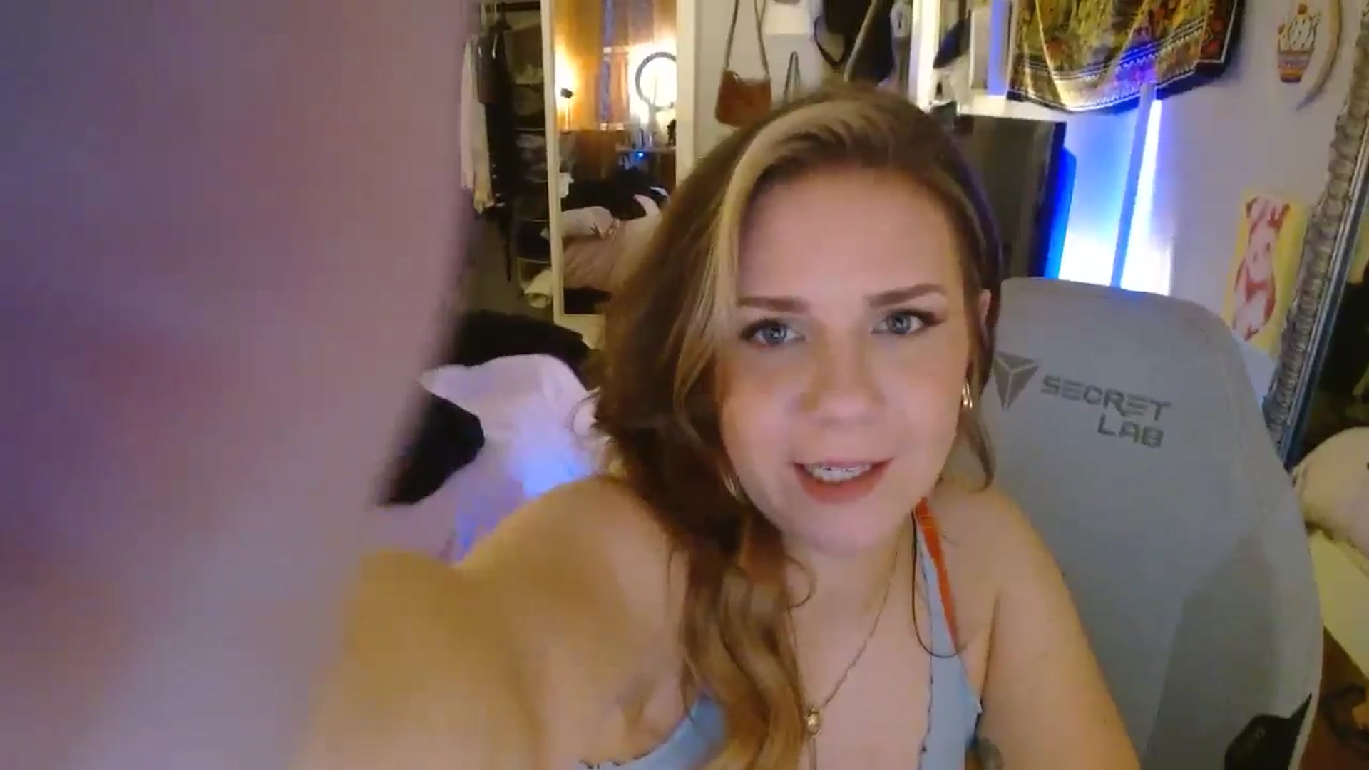 Gallery image thumbnail from Sweetestlilly's myfreecams stream on, 05/24/2024, 01:54 image 7 of 20