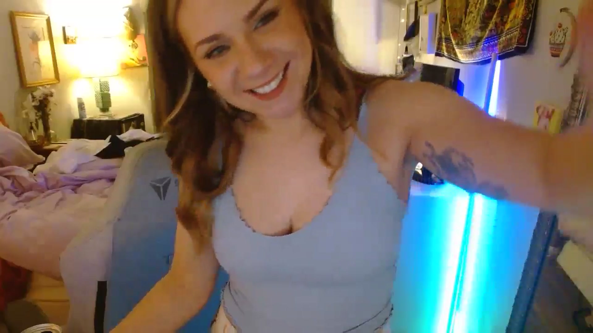 Gallery image thumbnail from Sweetestlilly's myfreecams stream on, 05/24/2024, 03:41 image 2 of 20