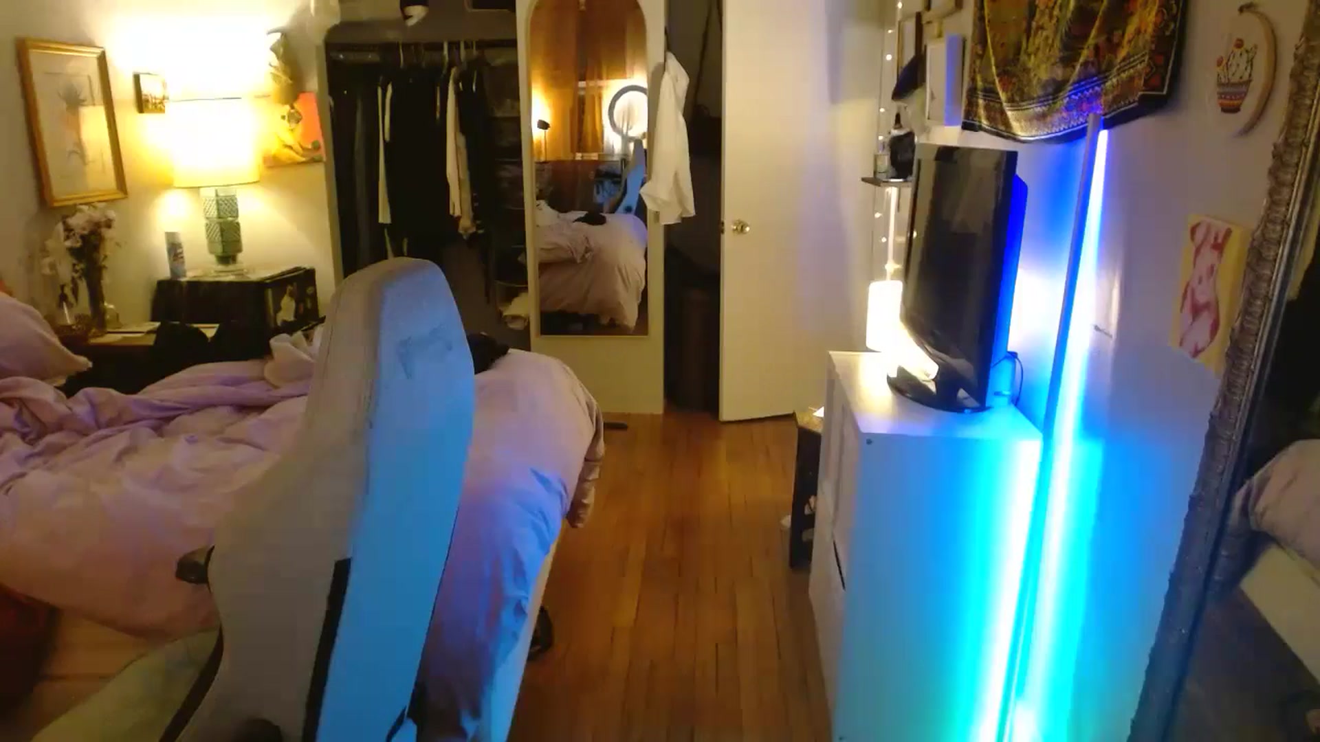 Gallery image thumbnail from Sweetestlilly's myfreecams stream on, 05/24/2024, 03:41 image 6 of 20