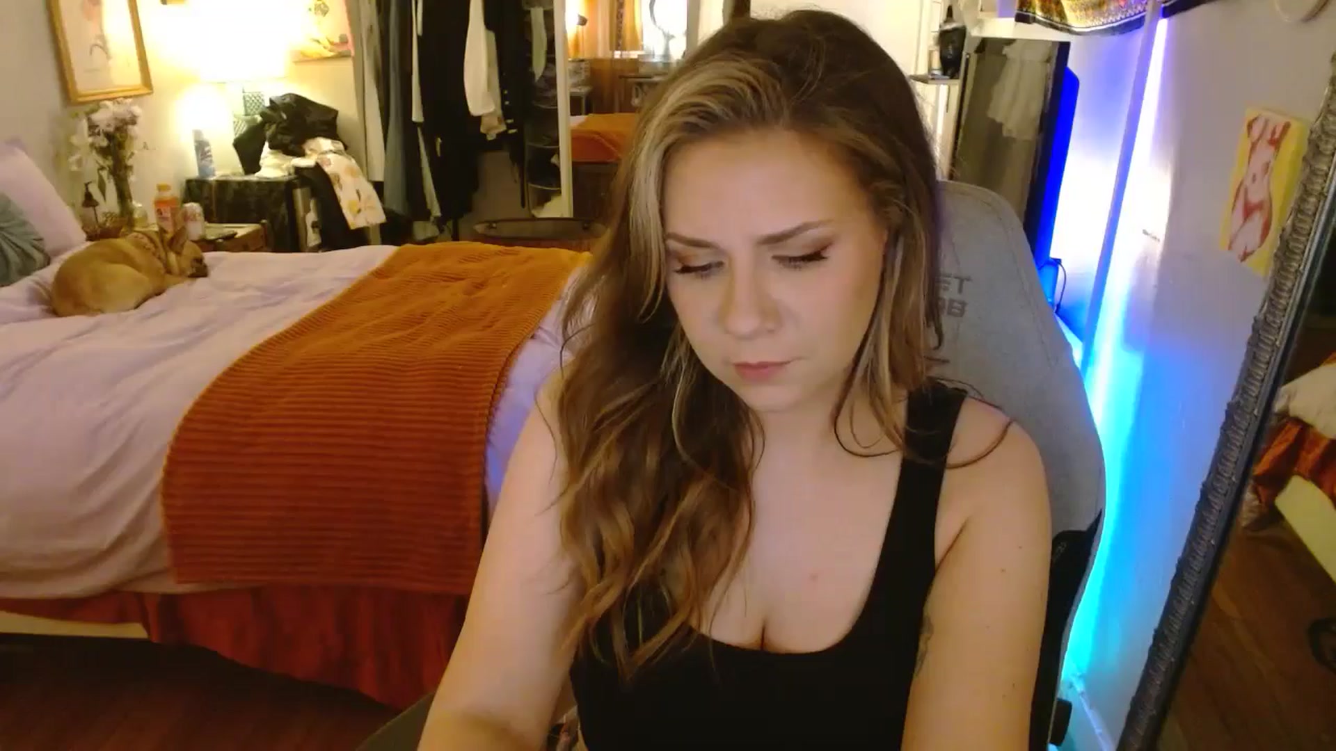 Gallery image thumbnail from Sweetestlilly's myfreecams stream on, 05/25/2024, 02:59 image 12 of 20