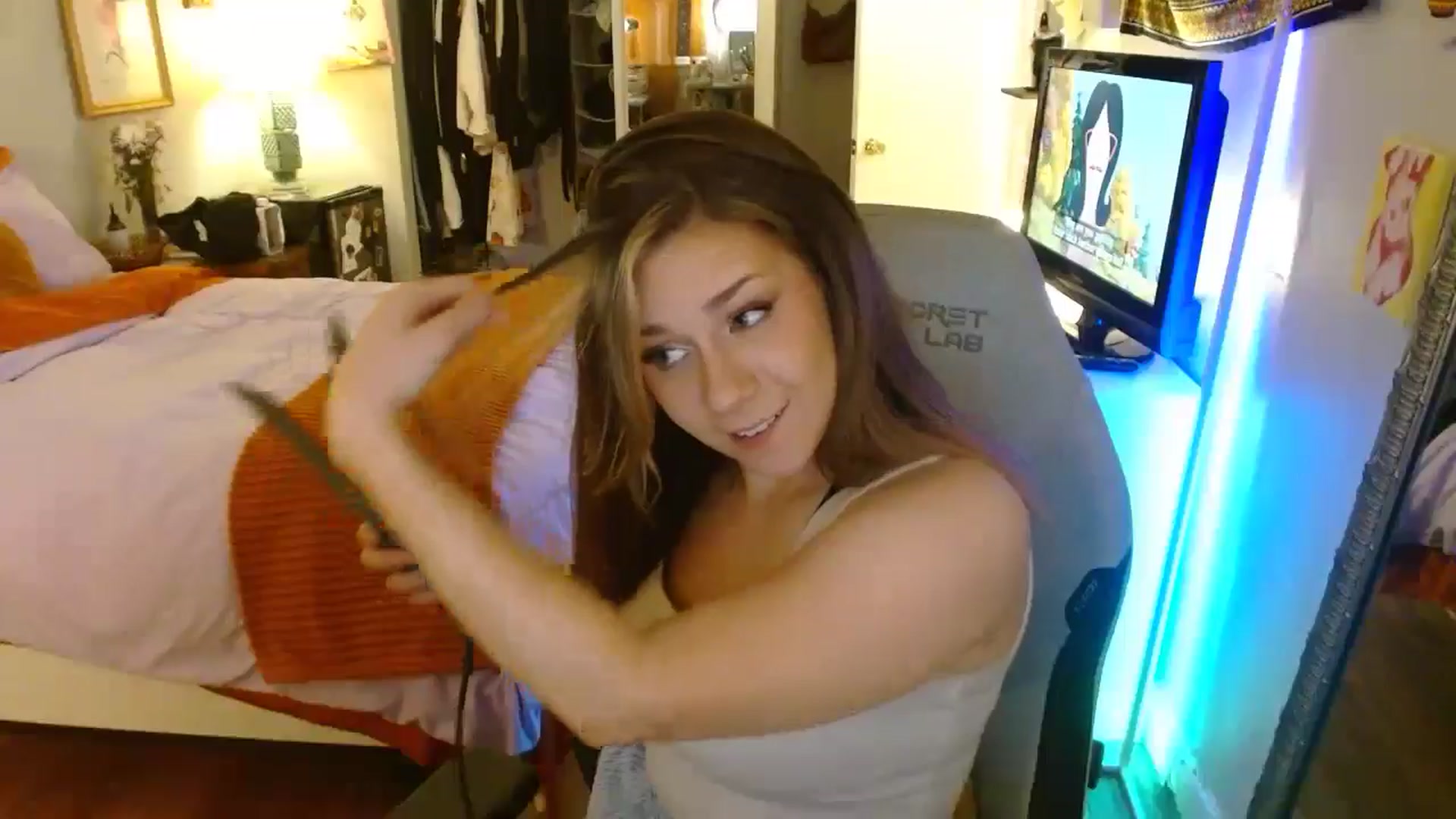 Gallery image thumbnail from Sweetestlilly's myfreecams stream on, 06/01/2024, 05:41 image 2 of 20