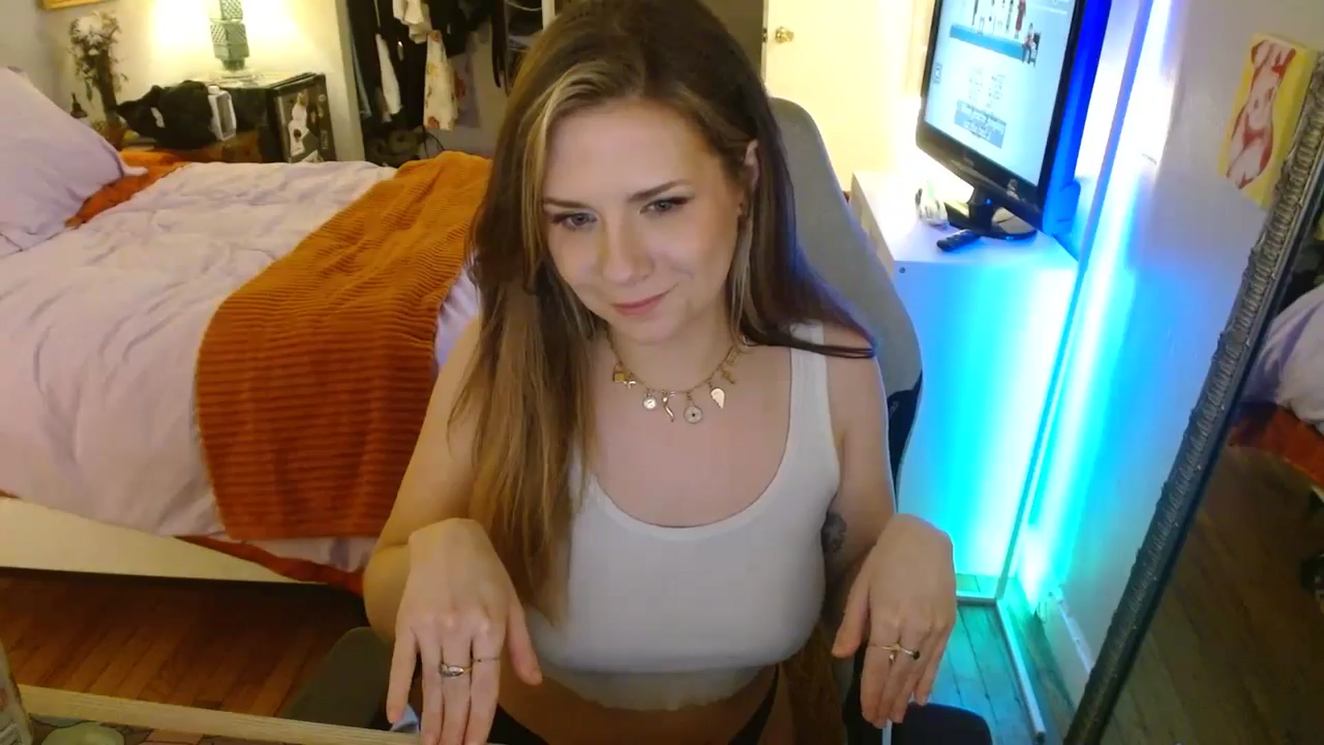 Gallery image thumbnail from Sweetestlilly's myfreecams stream on, 06/01/2024, 05:41 image 15 of 20