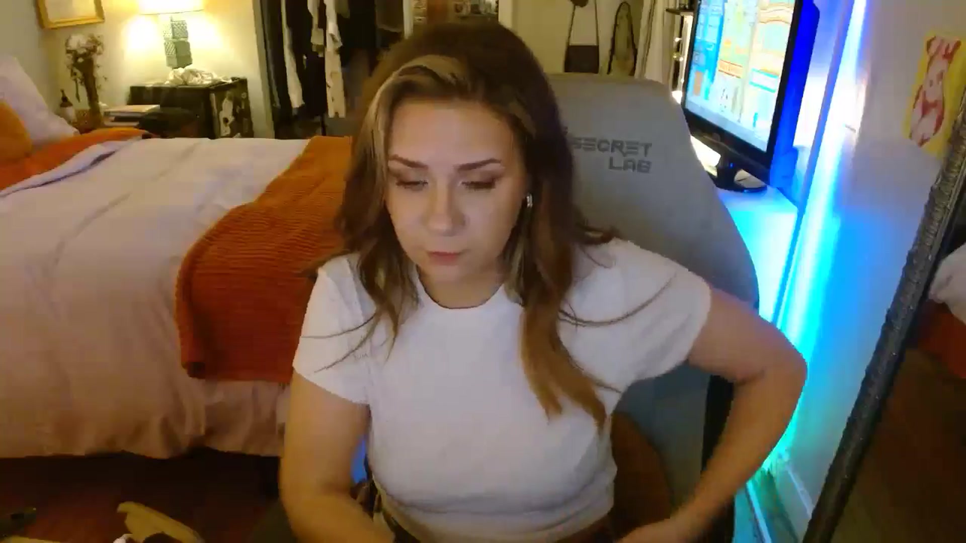 Gallery image thumbnail from Sweetestlilly's myfreecams stream on, 06/03/2024, 04:59 image 14 of 20