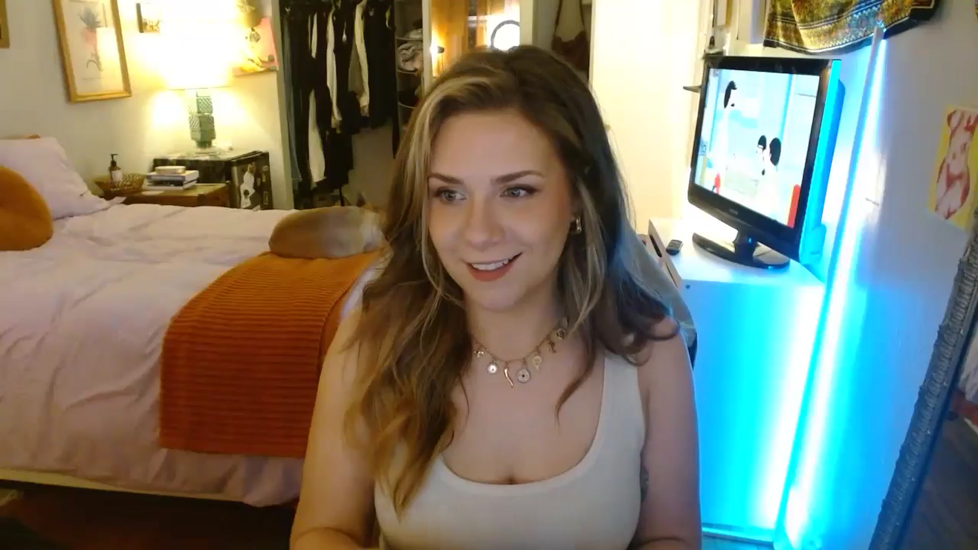 Gallery image thumbnail from Sweetestlilly's myfreecams stream on, 06/08/2024, 04:21 image 8 of 20