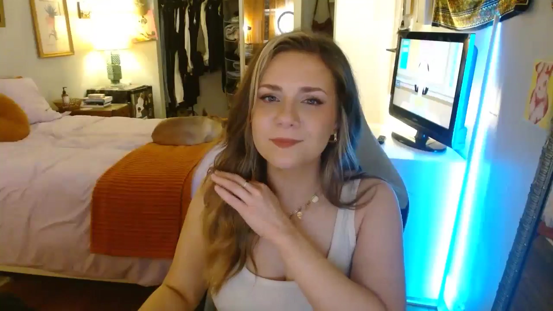 Gallery image thumbnail from Sweetestlilly's myfreecams stream on, 06/08/2024, 04:21 image 6 of 20