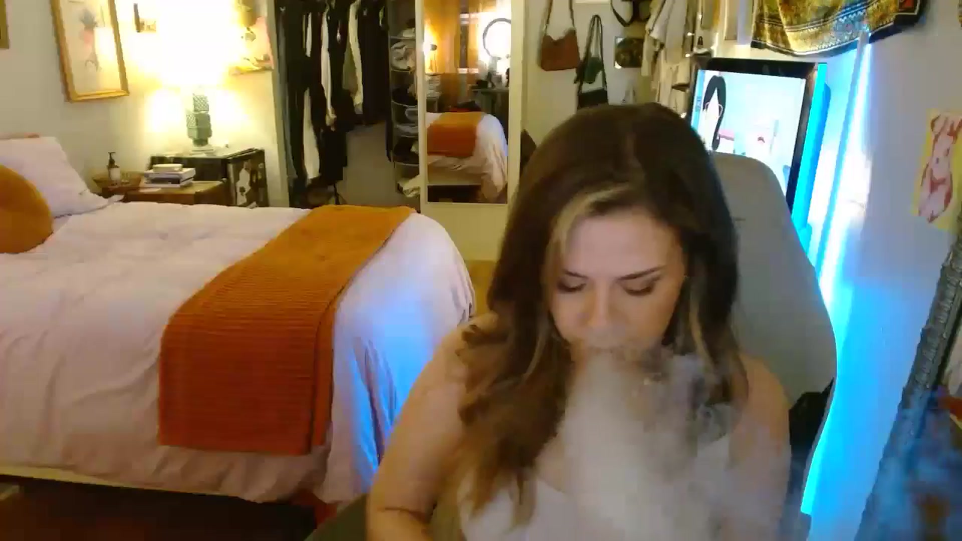 Gallery image thumbnail from Sweetestlilly's myfreecams stream on, 06/08/2024, 04:21 image 18 of 20
