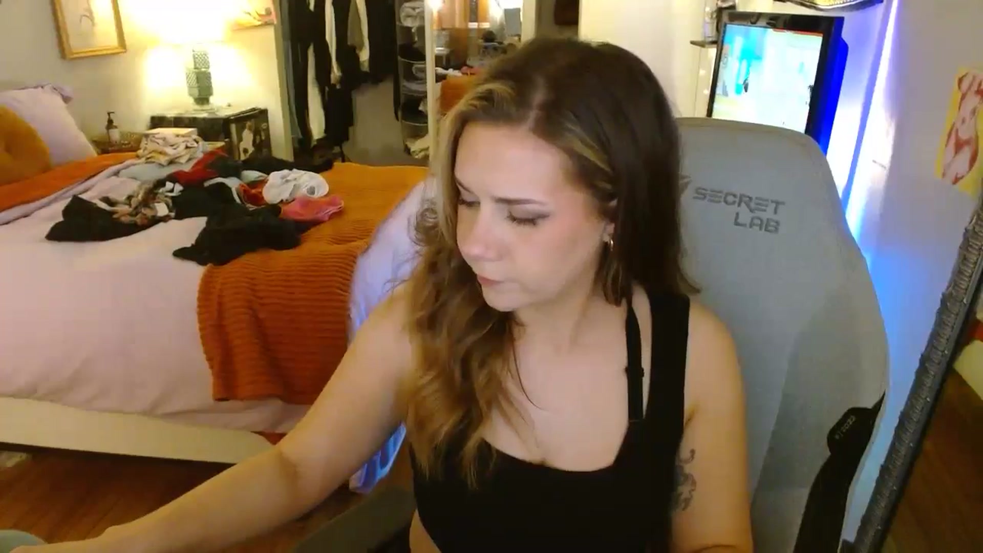 Gallery image thumbnail from Sweetestlilly's myfreecams stream on, 06/09/2024, 04:51 image 4 of 20