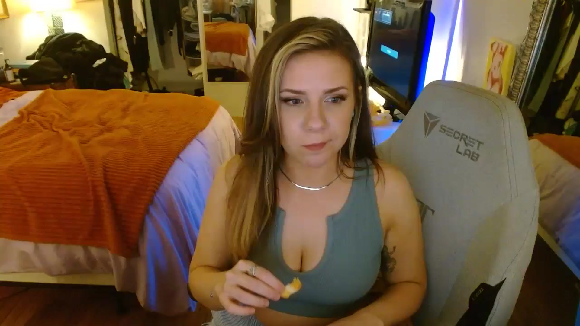 Gallery image thumbnail from Sweetestlilly's myfreecams stream on, 06/13/2024, 04:04 image 13 of 20