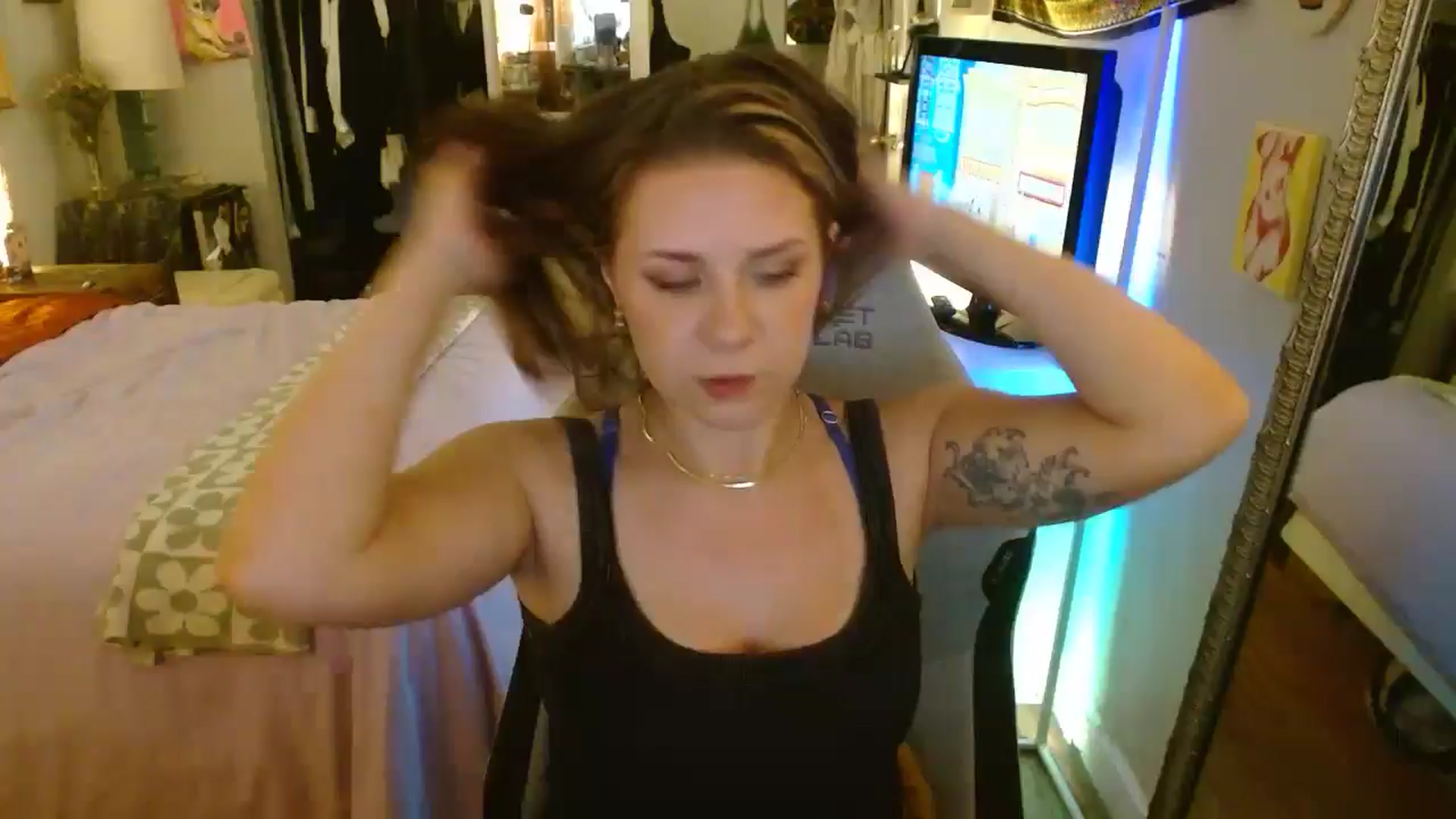 Gallery image thumbnail from Sweetestlilly's myfreecams stream on, 07/03/2024, 05:08 image 1 of 20