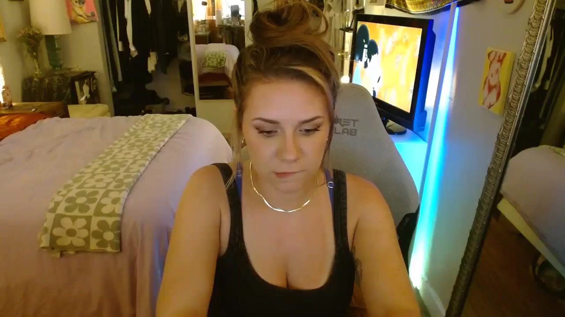 Gallery image thumbnail from Sweetestlilly's myfreecams stream on, 07/03/2024, 05:08 image 3 of 20