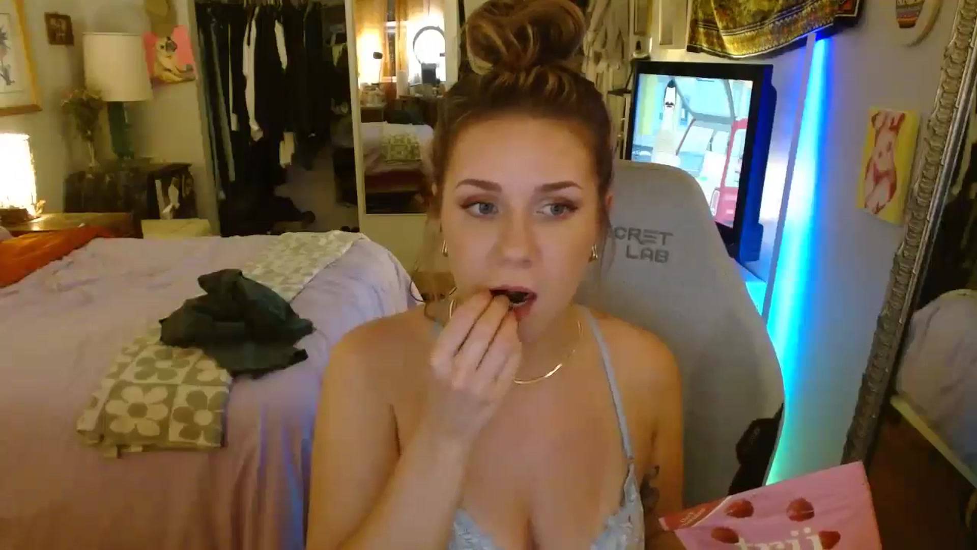Gallery image thumbnail from Sweetestlilly's myfreecams stream on, 07/03/2024, 05:08 image 20 of 20