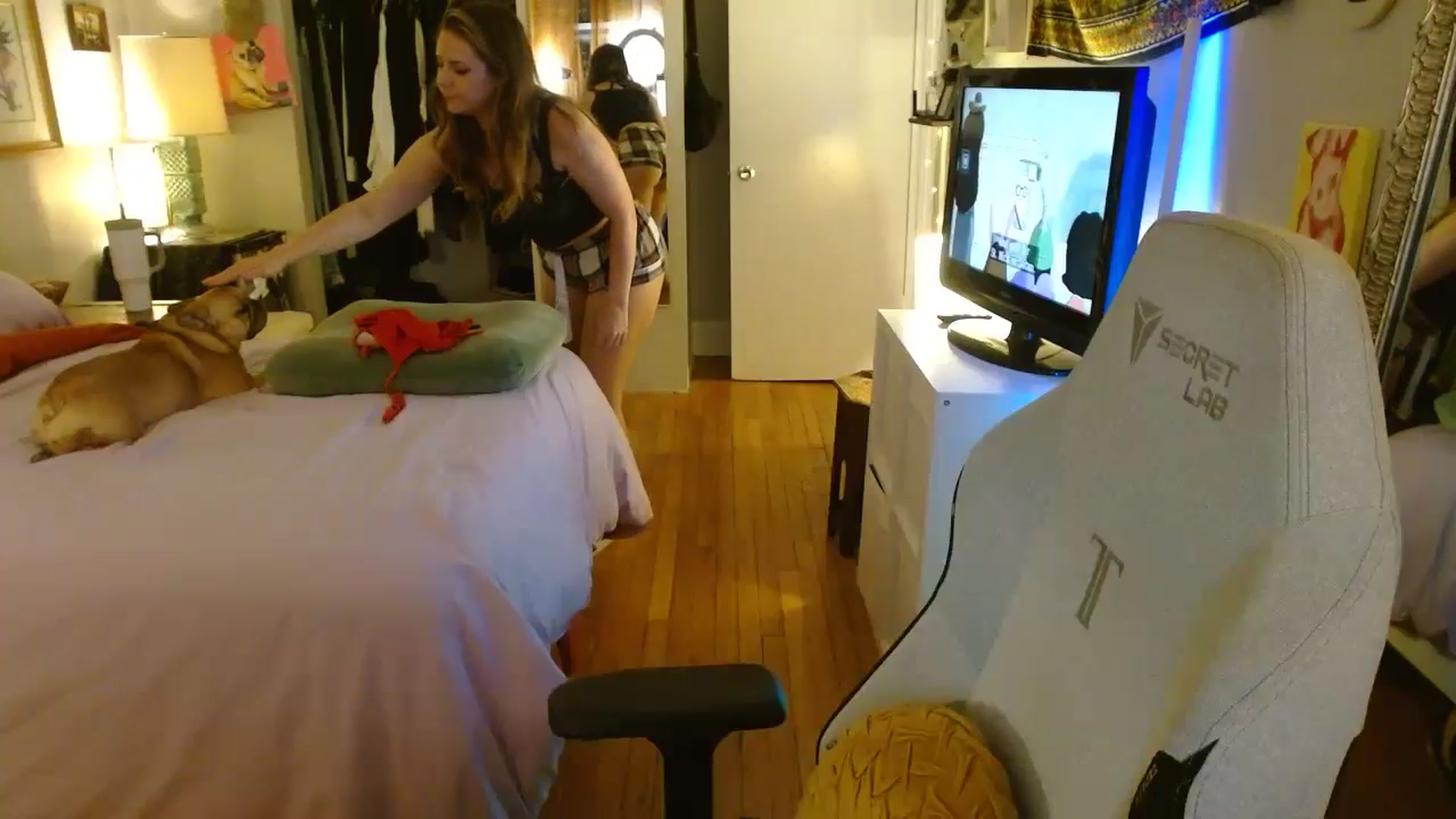 Gallery image thumbnail from Sweetestlilly's myfreecams stream on, 07/06/2024, 03:22 image 11 of 20