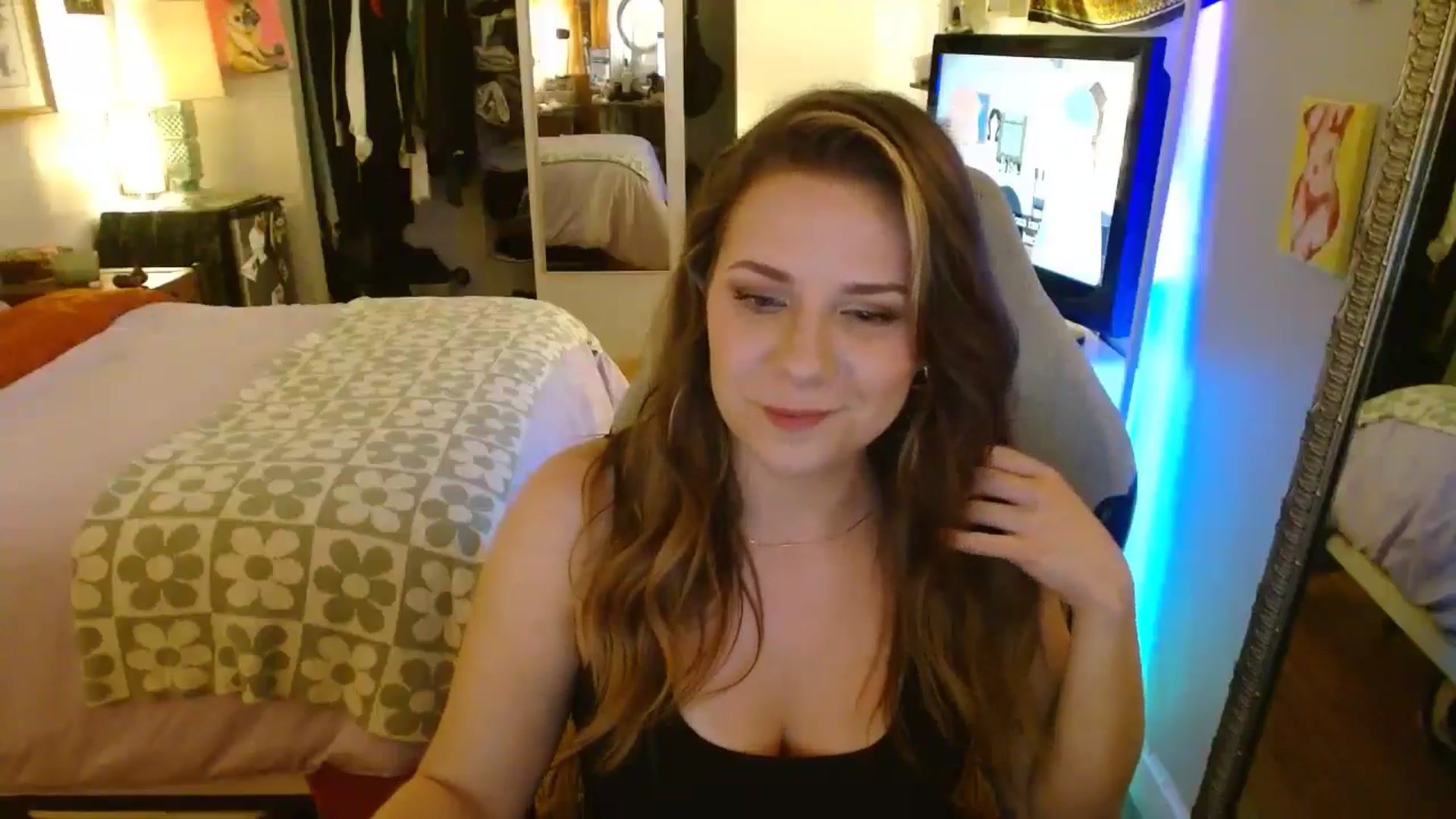 Gallery image thumbnail from Sweetestlilly's myfreecams stream on, 07/08/2024, 04:04 image 6 of 20