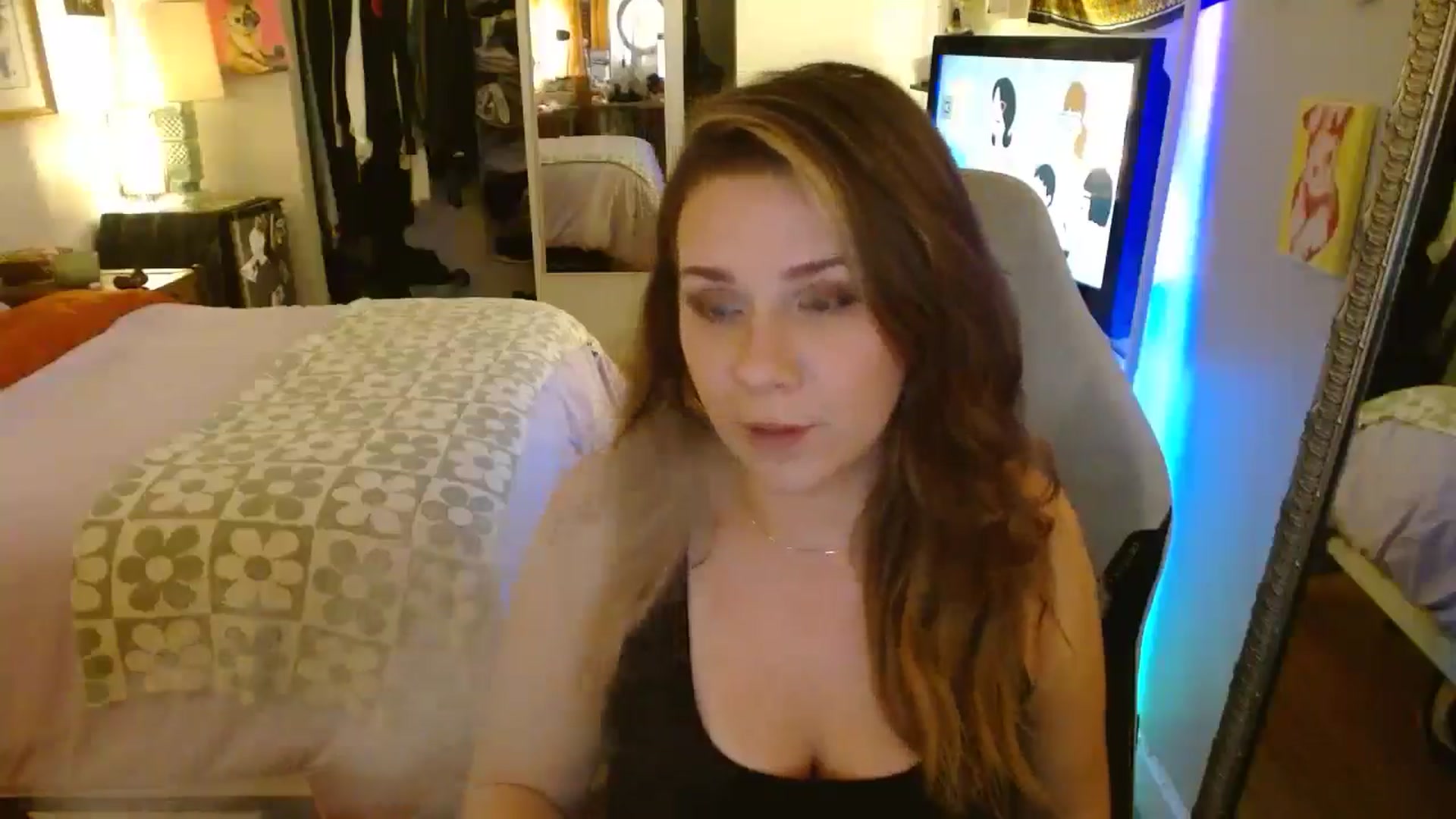 Gallery image thumbnail from Sweetestlilly's myfreecams stream on, 07/08/2024, 04:04 image 4 of 20