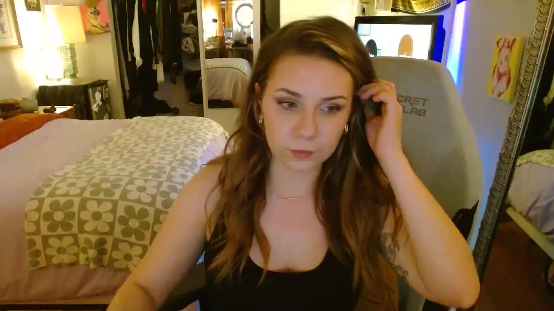 Gallery image thumbnail from Sweetestlilly's myfreecams stream on, 07/08/2024, 04:04 image 1 of 20