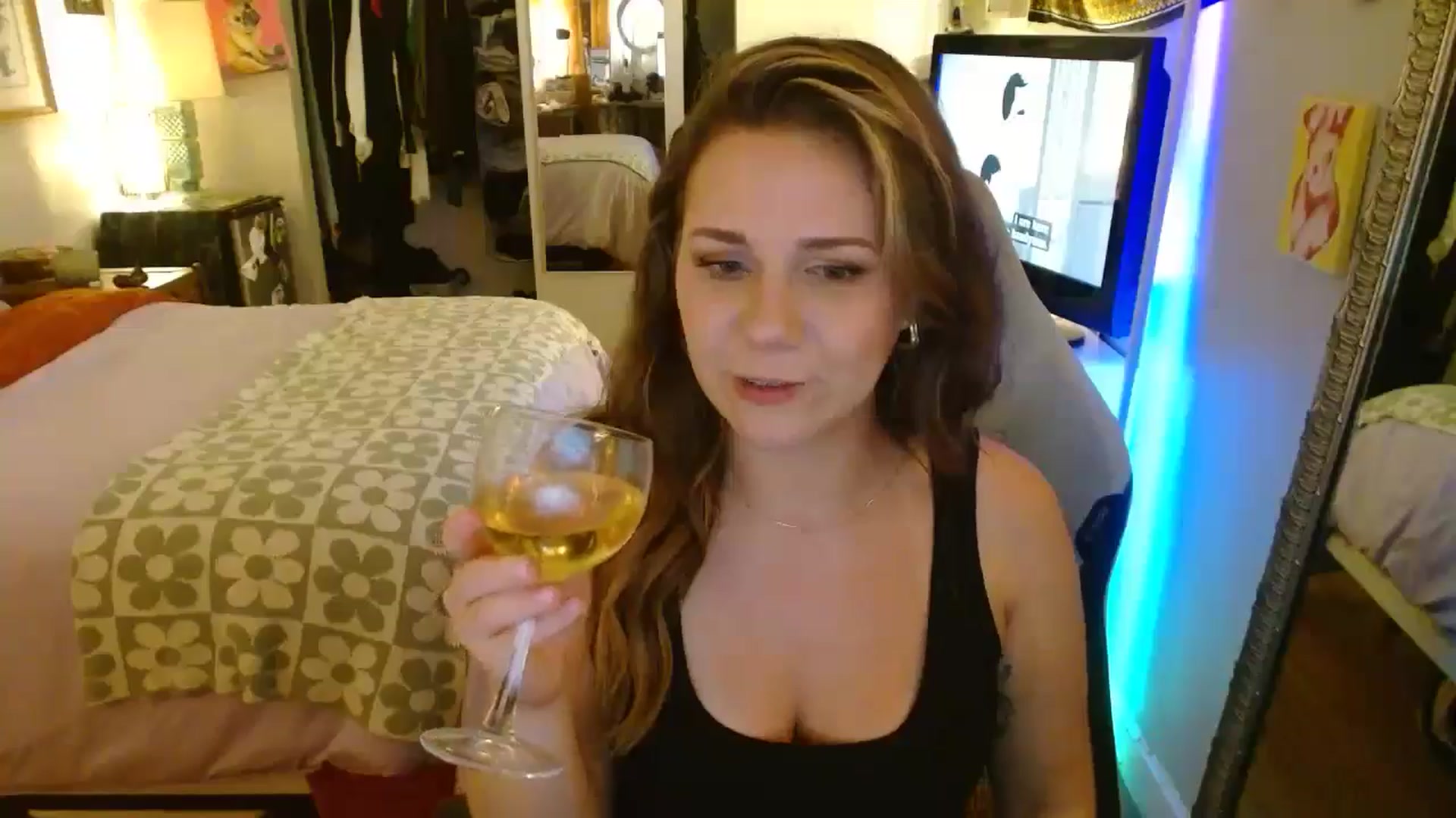 Gallery image thumbnail from Sweetestlilly's myfreecams stream on, 07/08/2024, 04:04 image 5 of 20