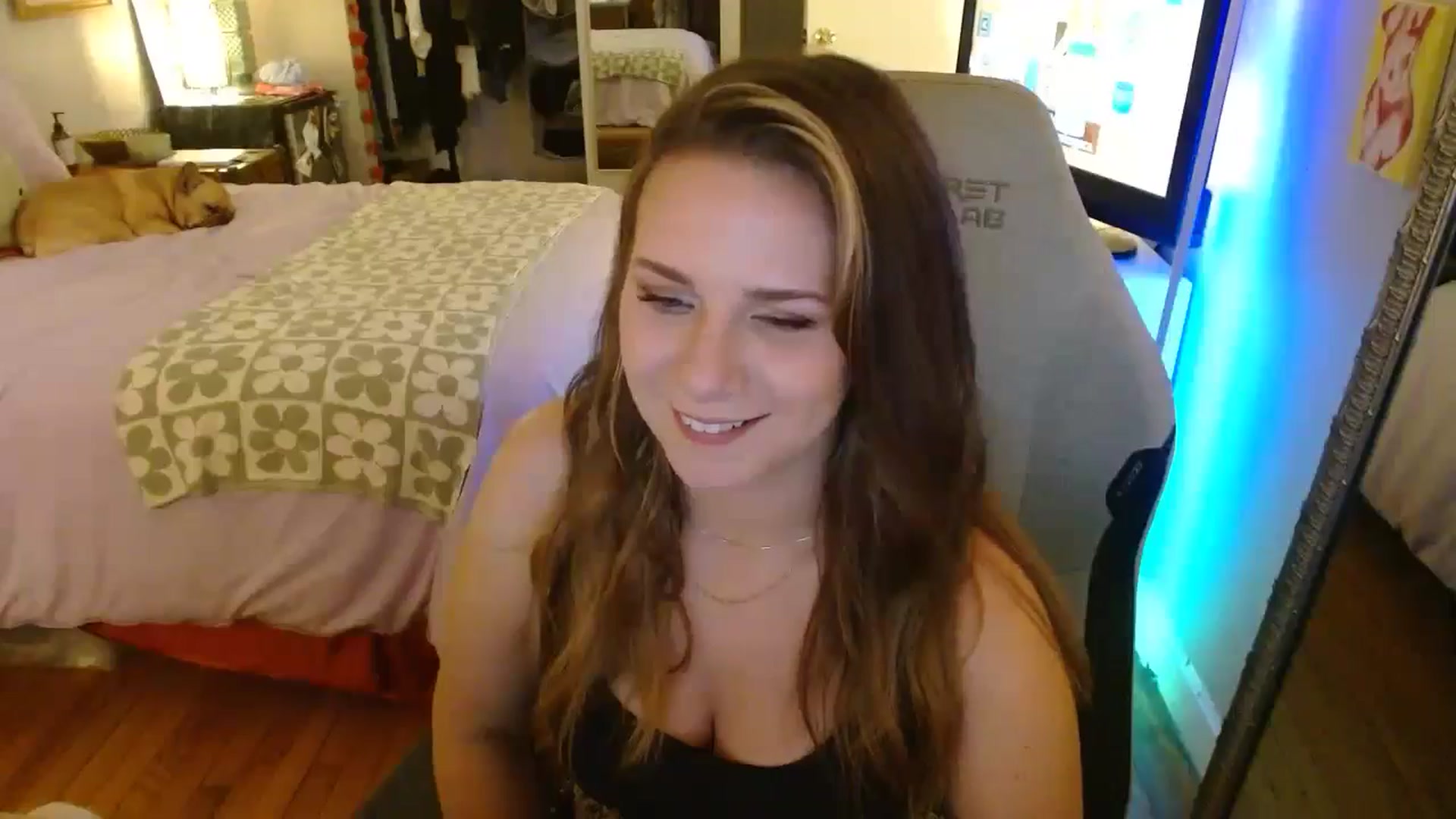 Gallery image thumbnail from Sweetestlilly's myfreecams stream on, 07/10/2024, 02:07 image 16 of 20
