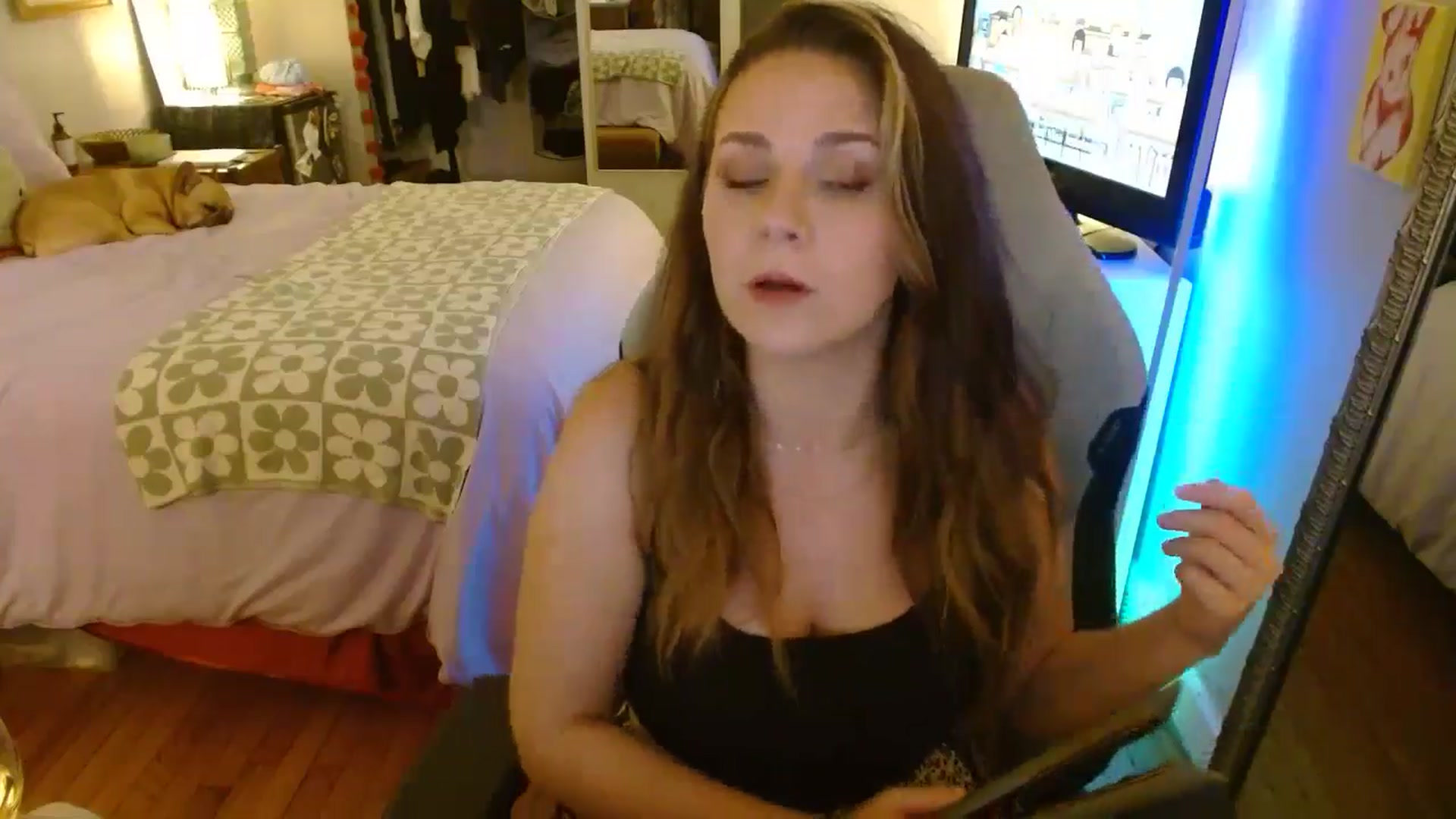 Gallery image thumbnail from Sweetestlilly's myfreecams stream on, 07/10/2024, 02:07 image 10 of 20