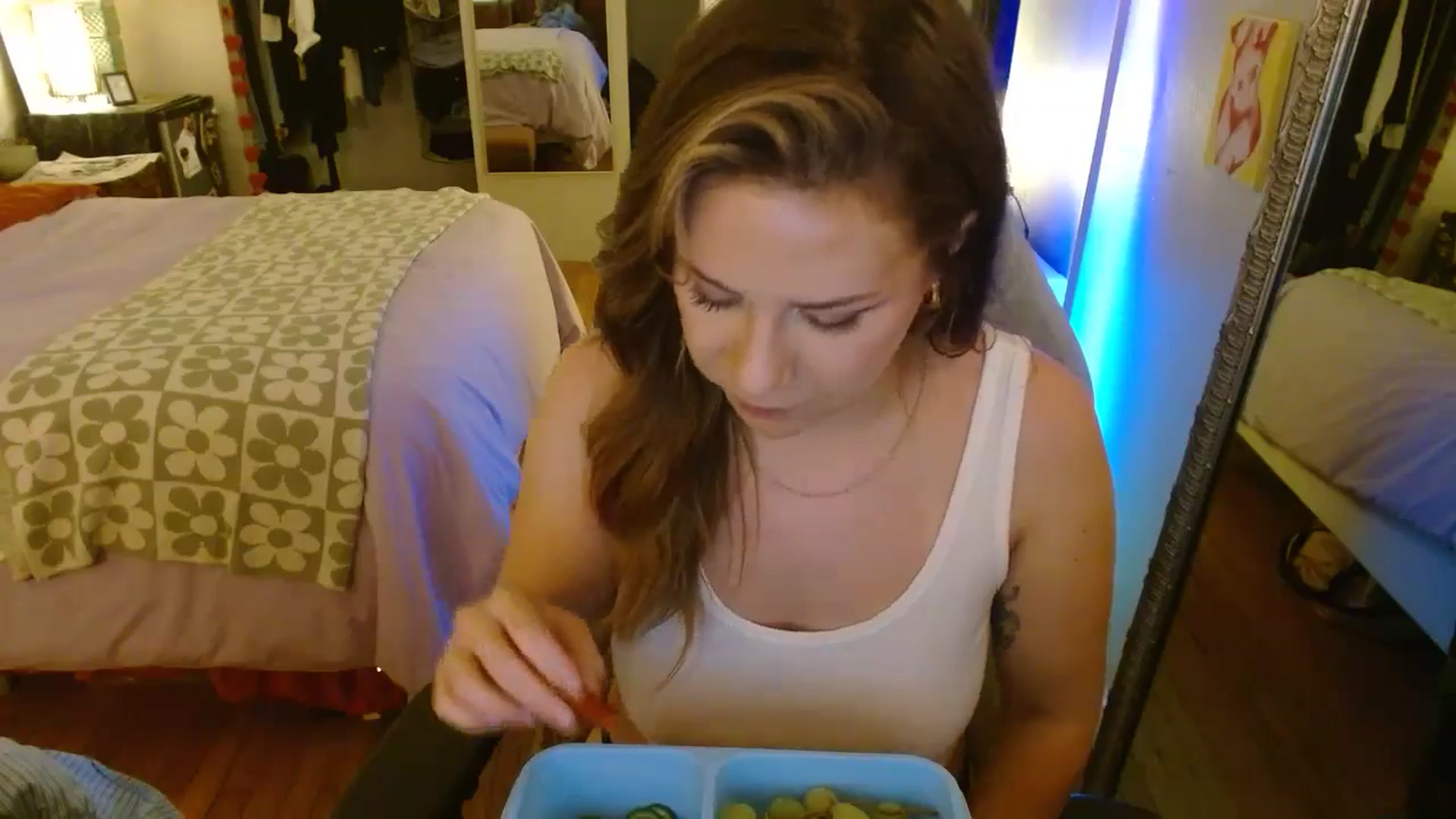 Gallery image thumbnail from Sweetestlilly's myfreecams stream on, 07/13/2024, 05:30 image 2 of 20