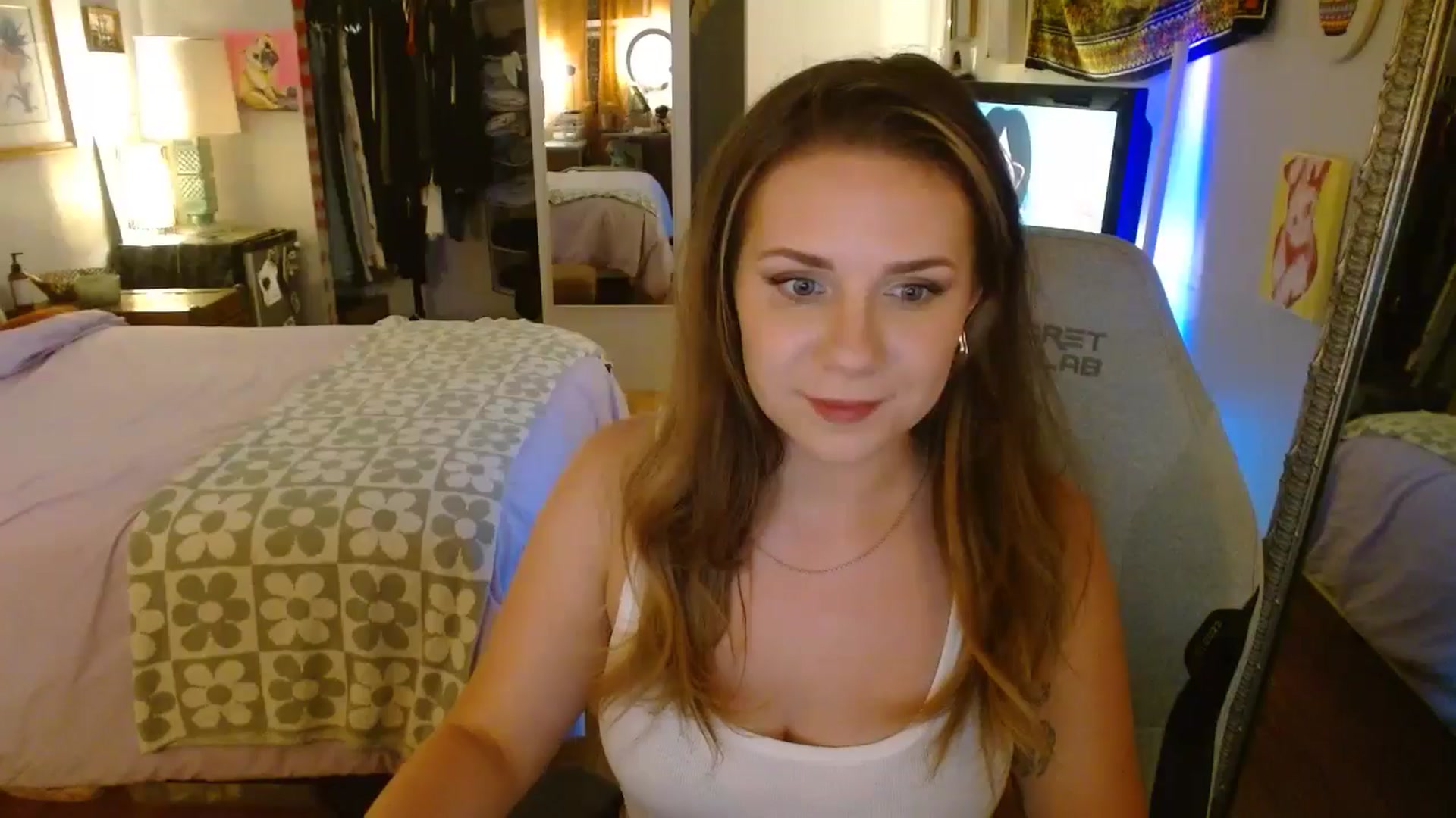 Gallery image thumbnail from Sweetestlilly's myfreecams stream on, 07/17/2024, 04:54 image 2 of 20