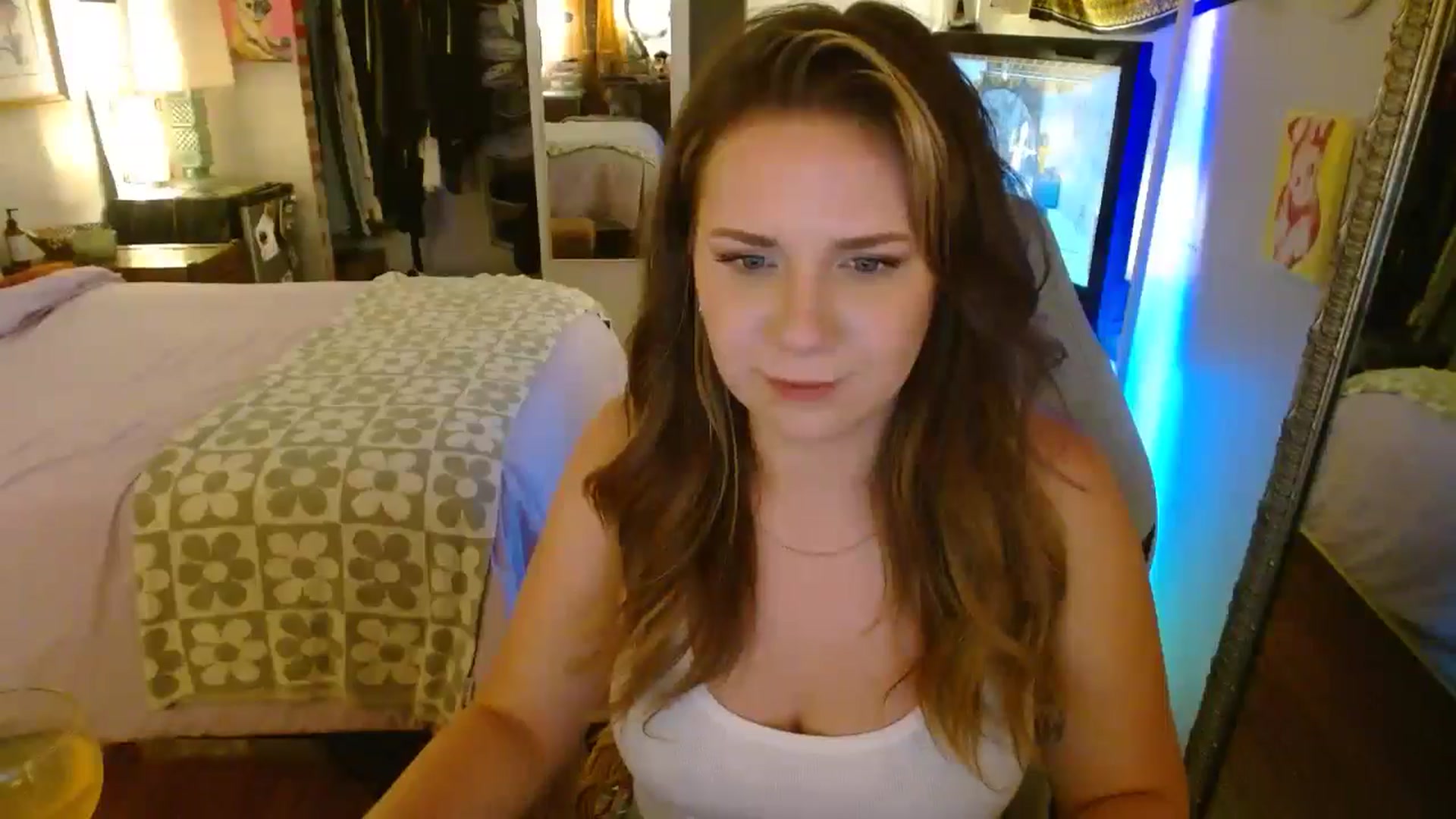 Gallery image thumbnail from Sweetestlilly's myfreecams stream on, 07/17/2024, 04:54 image 9 of 20