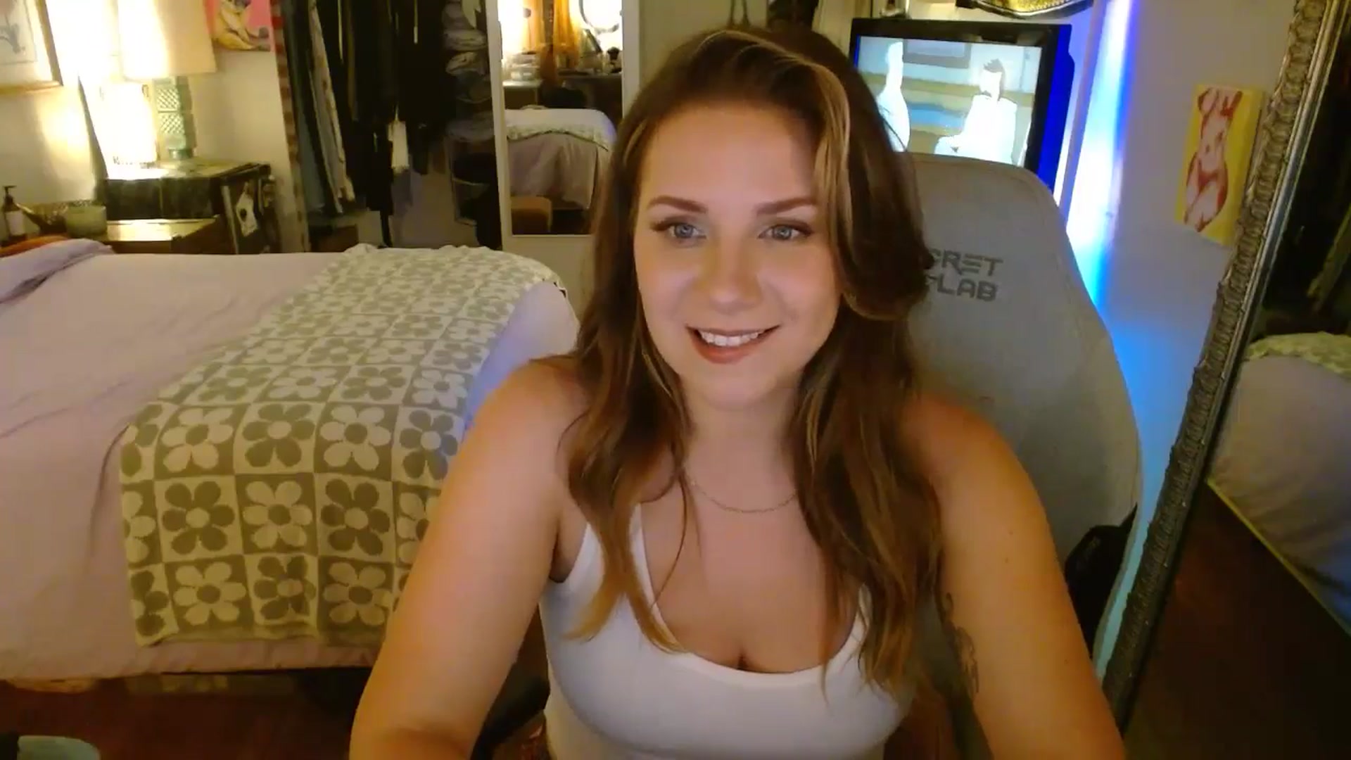 Gallery image thumbnail from Sweetestlilly's myfreecams stream on, 07/17/2024, 04:54 image 16 of 20