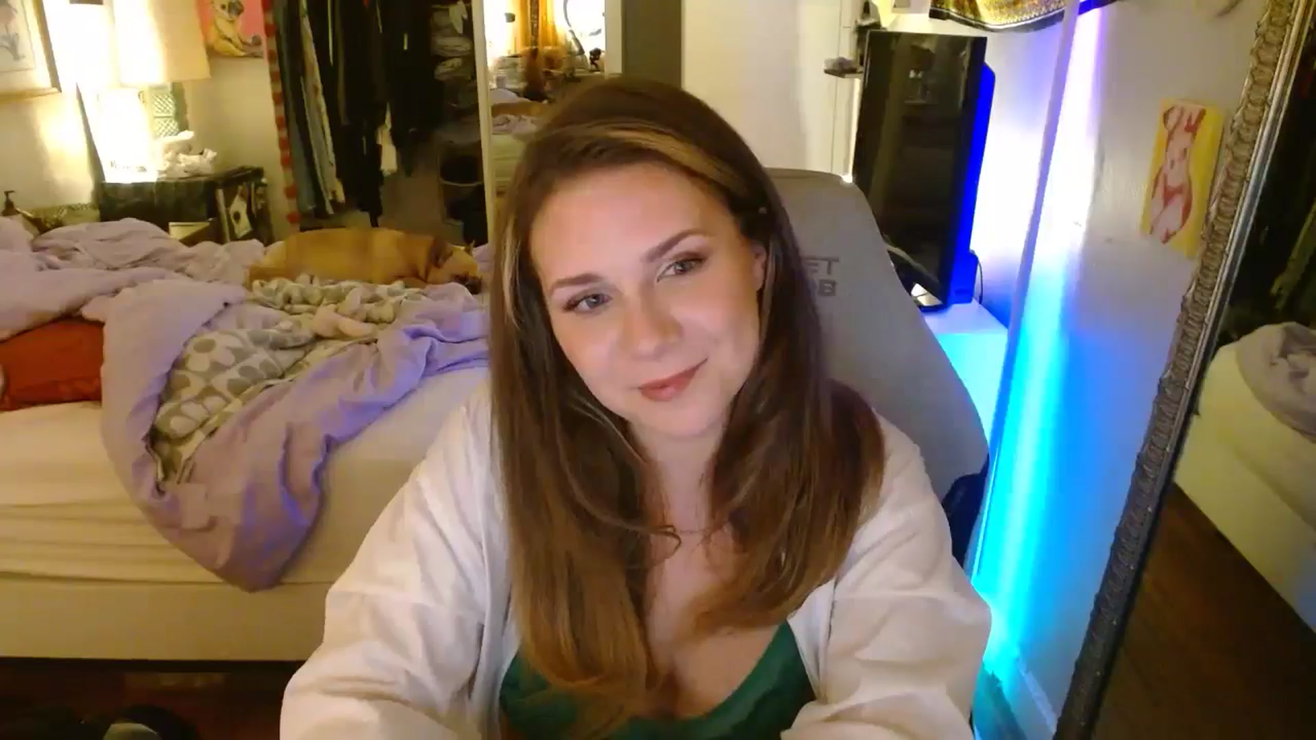 Gallery image thumbnail from Sweetestlilly's myfreecams stream on, 07/18/2024, 02:53 image 15 of 20