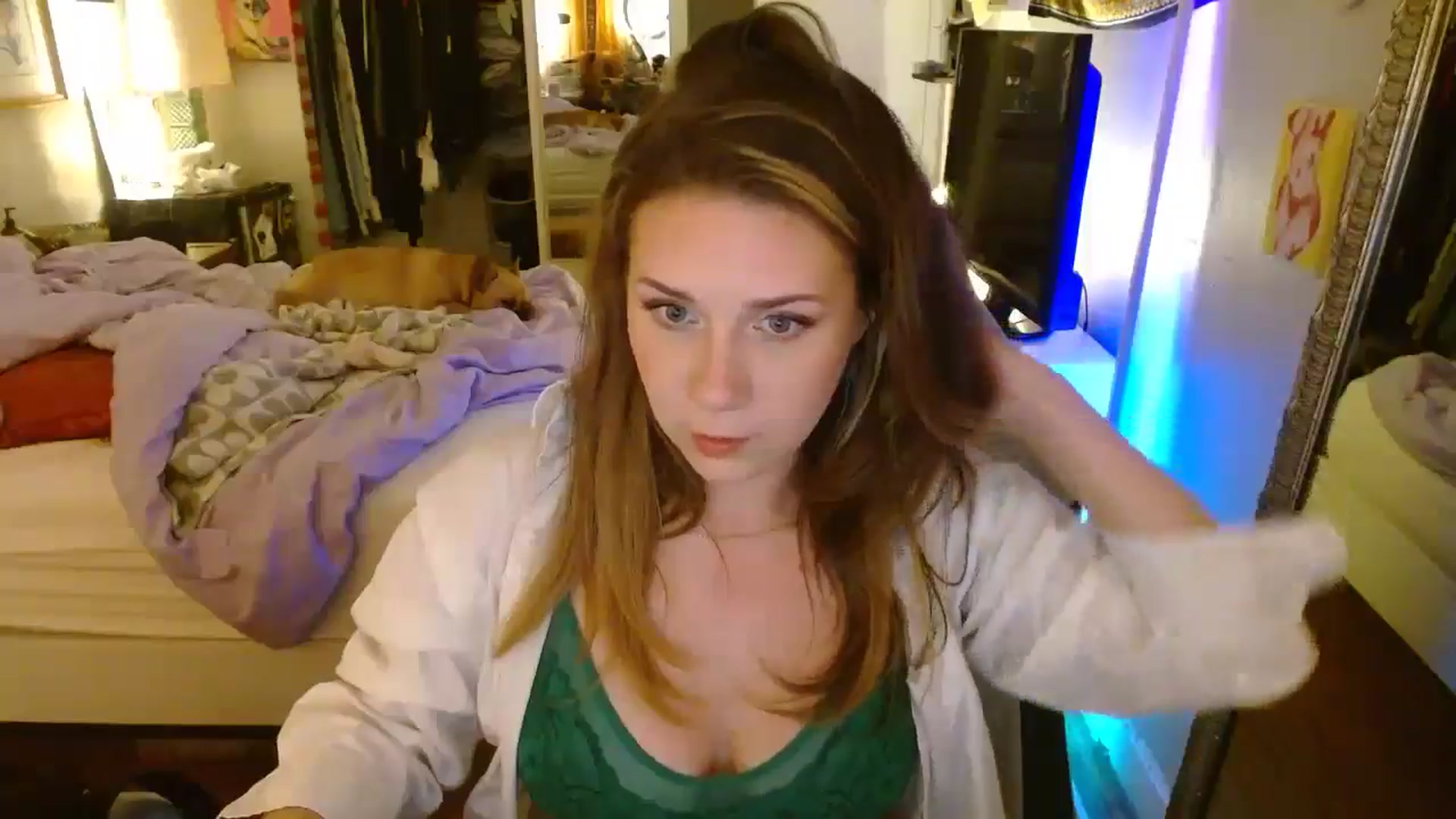 Gallery image thumbnail from Sweetestlilly's myfreecams stream on, 07/18/2024, 02:53 image 6 of 20