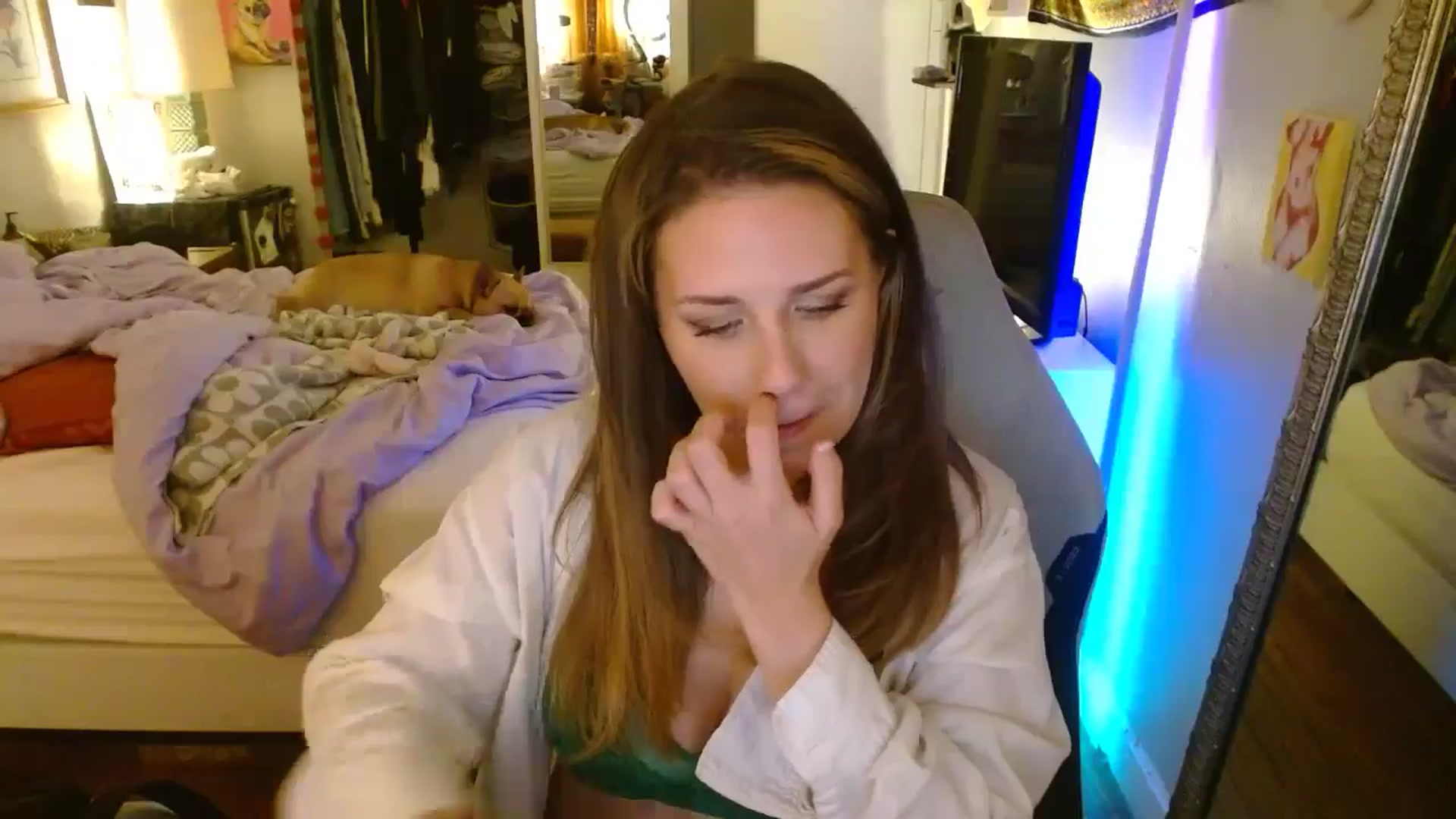 Gallery image thumbnail from Sweetestlilly's myfreecams stream on, 07/18/2024, 02:53 image 12 of 20