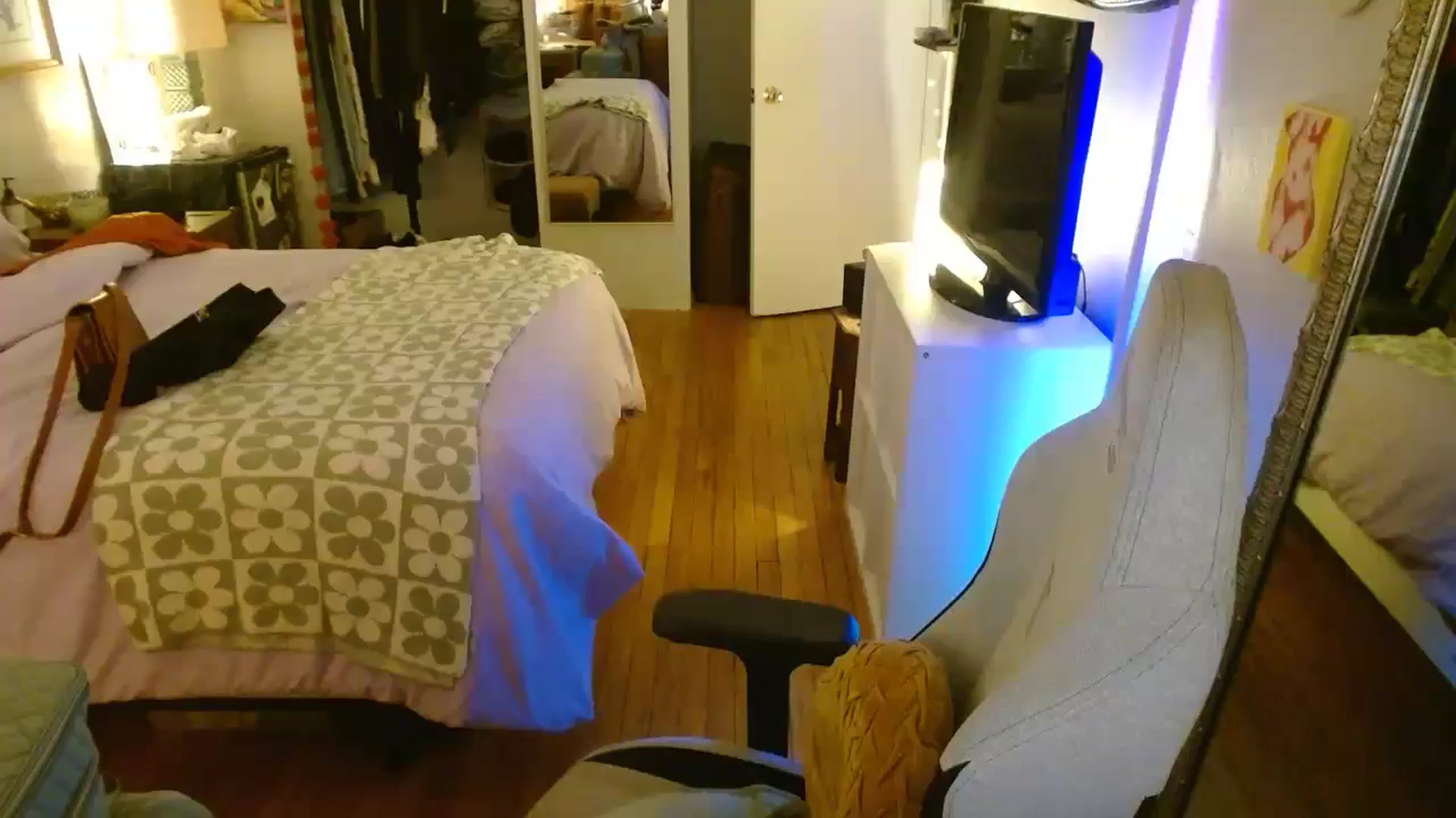 Gallery image thumbnail from Sweetestlilly's myfreecams stream on, 07/18/2024, 04:10 image 1 of 20