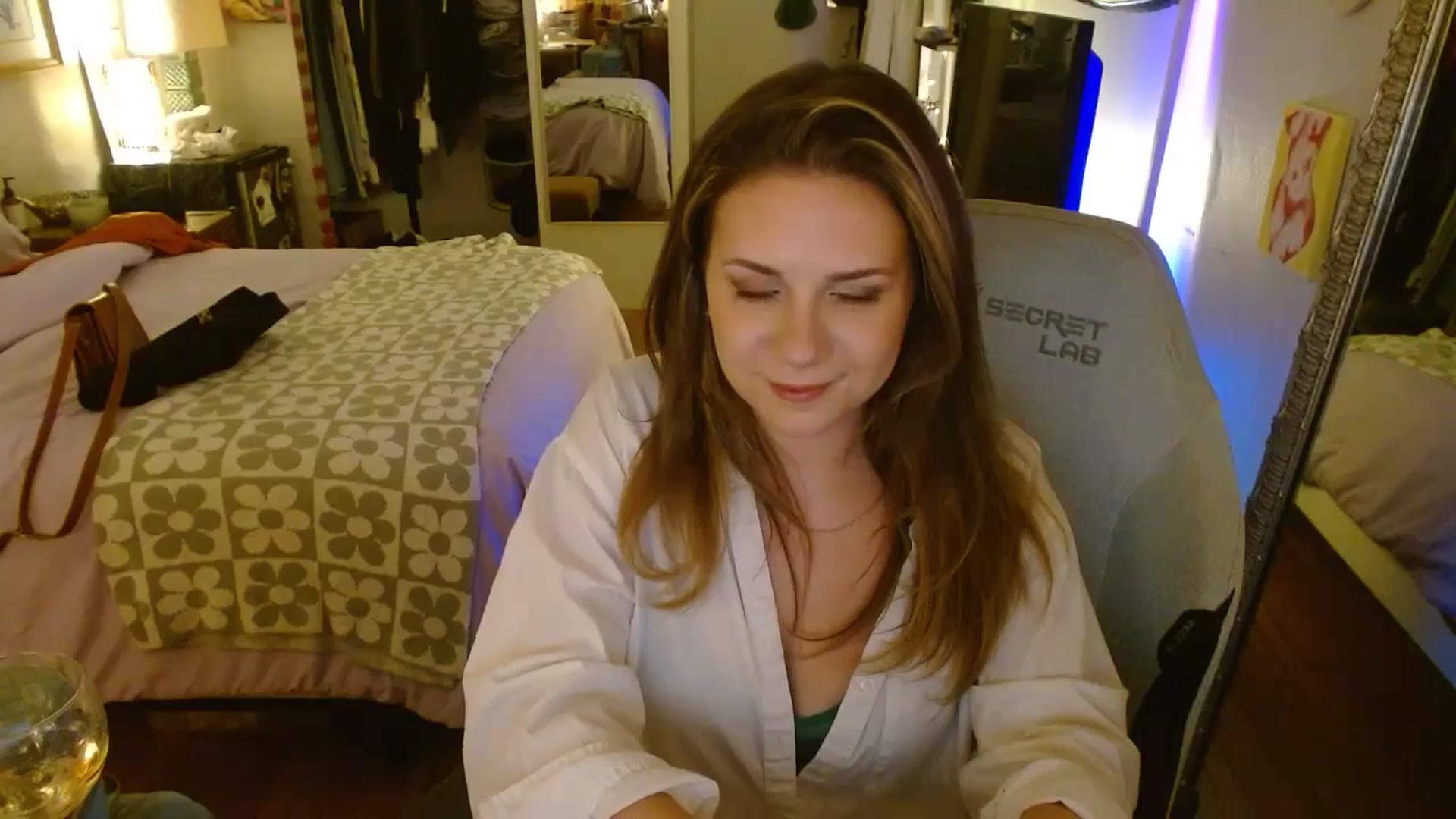 Gallery image thumbnail from Sweetestlilly's myfreecams stream on, 07/18/2024, 04:10 image 12 of 20